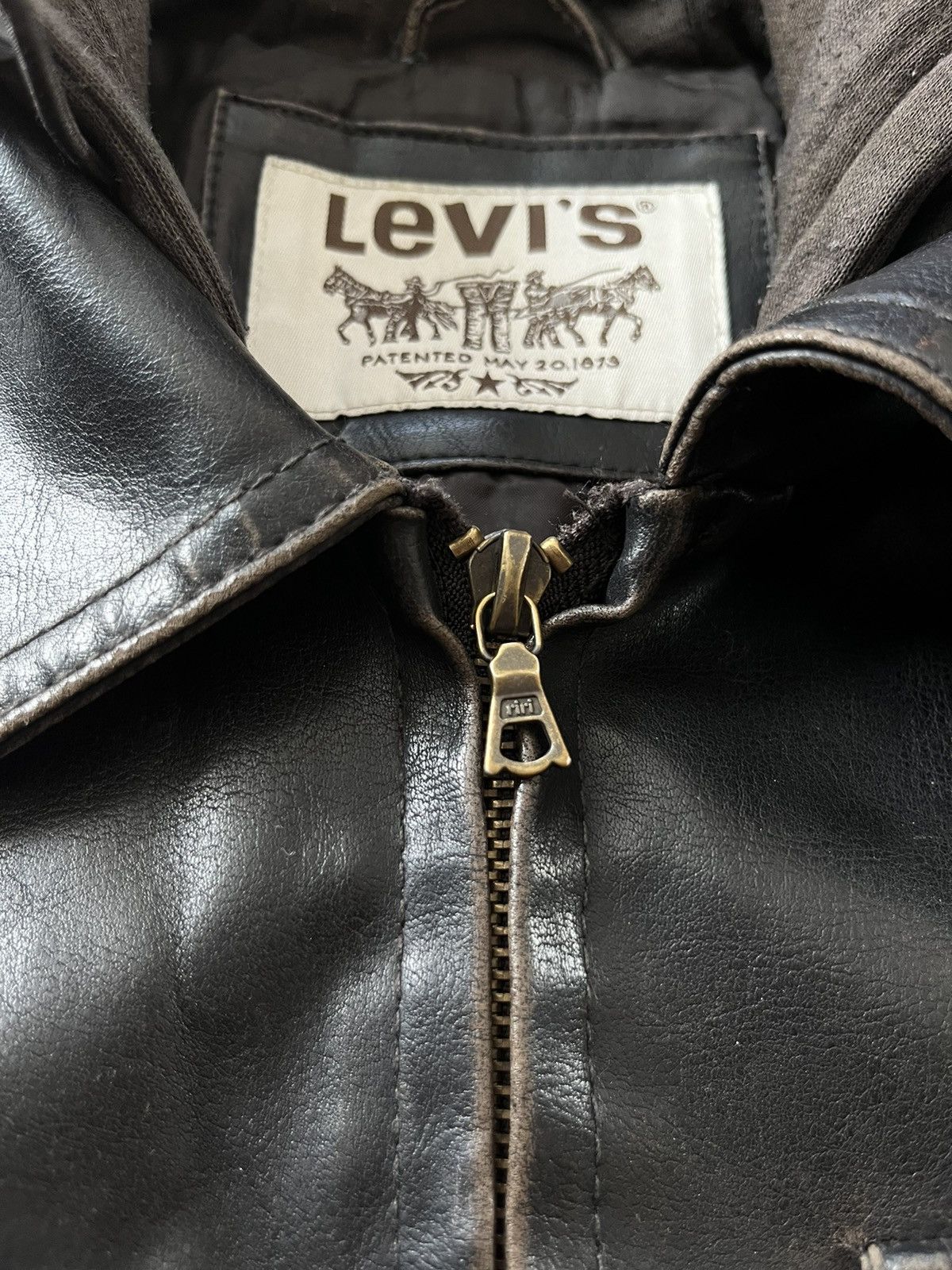 Levi's Vintage Clothing Vintage Levi's Leather Hooded Red Tab Jacket Polyvinyl SZ M Size US M / EU 48-50 / 2 - 8 Thumbnail