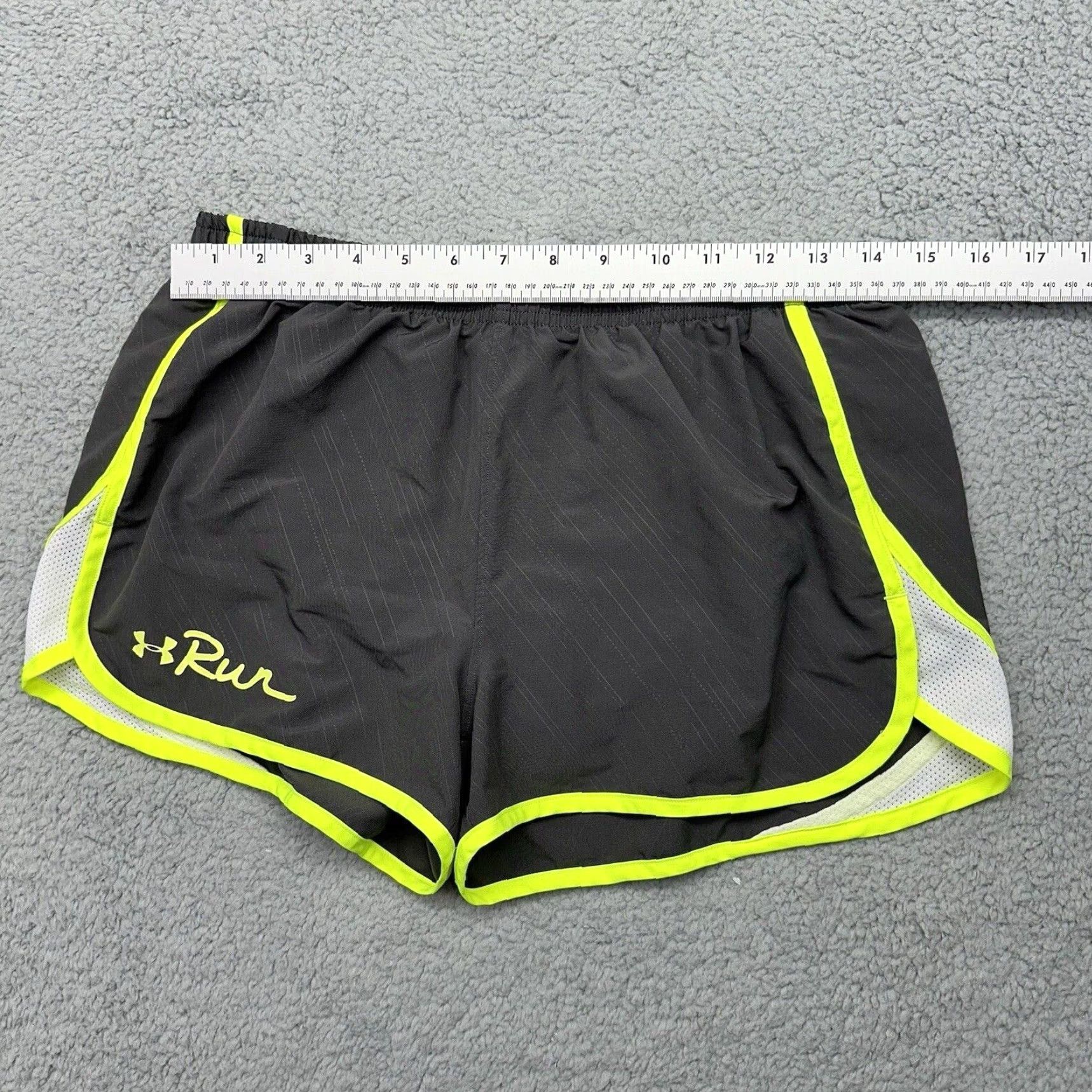 Under Armour VINTAGE Under Armour RUN Womens Size Medium HeatGear Loose Black Running Shorts Lined Size 32" / US 10 / IT 46 - 3 Thumbnail