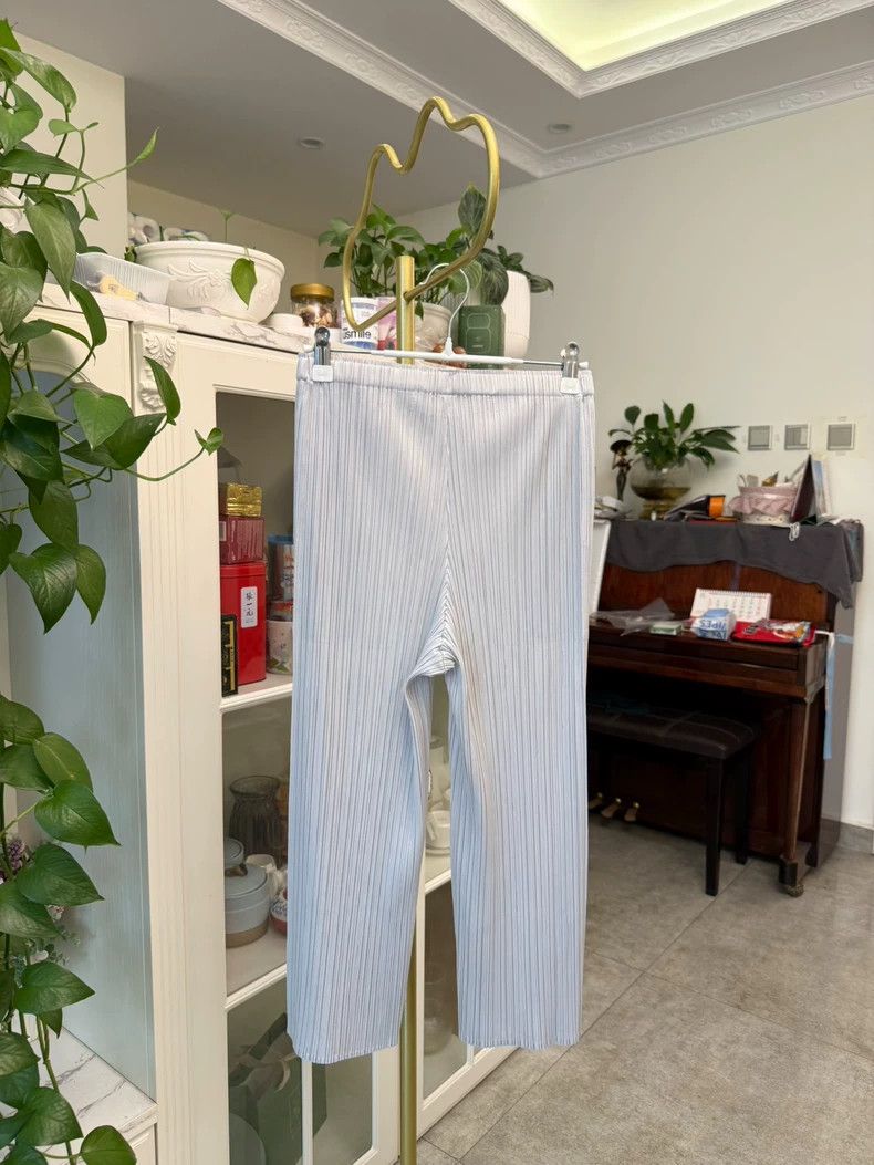 Issey Miyake Issey Miyake size:2 White pleated straight-leg pants Size 31" - 4 Thumbnail