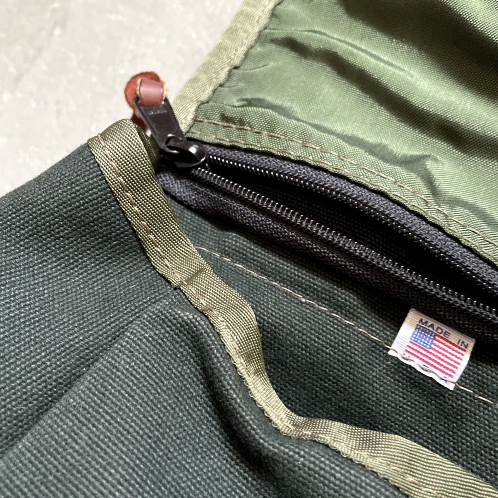 Vintage VINTAGE Canvas Back Dry Goods Co. Leather Satchel Messenger Style Bag Men NWOT? Size ONE SIZE - 4 Thumbnail