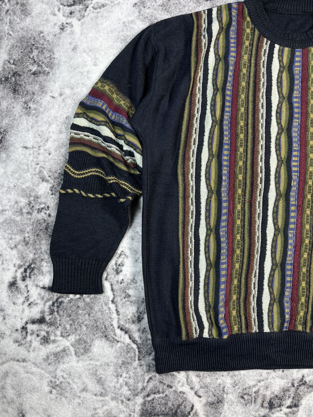 Vintage Vintage Coogi Style 3D Knit Sweater Wool Blend Size XL Size US XL / EU 56 / 4 - 2 Thumbnail