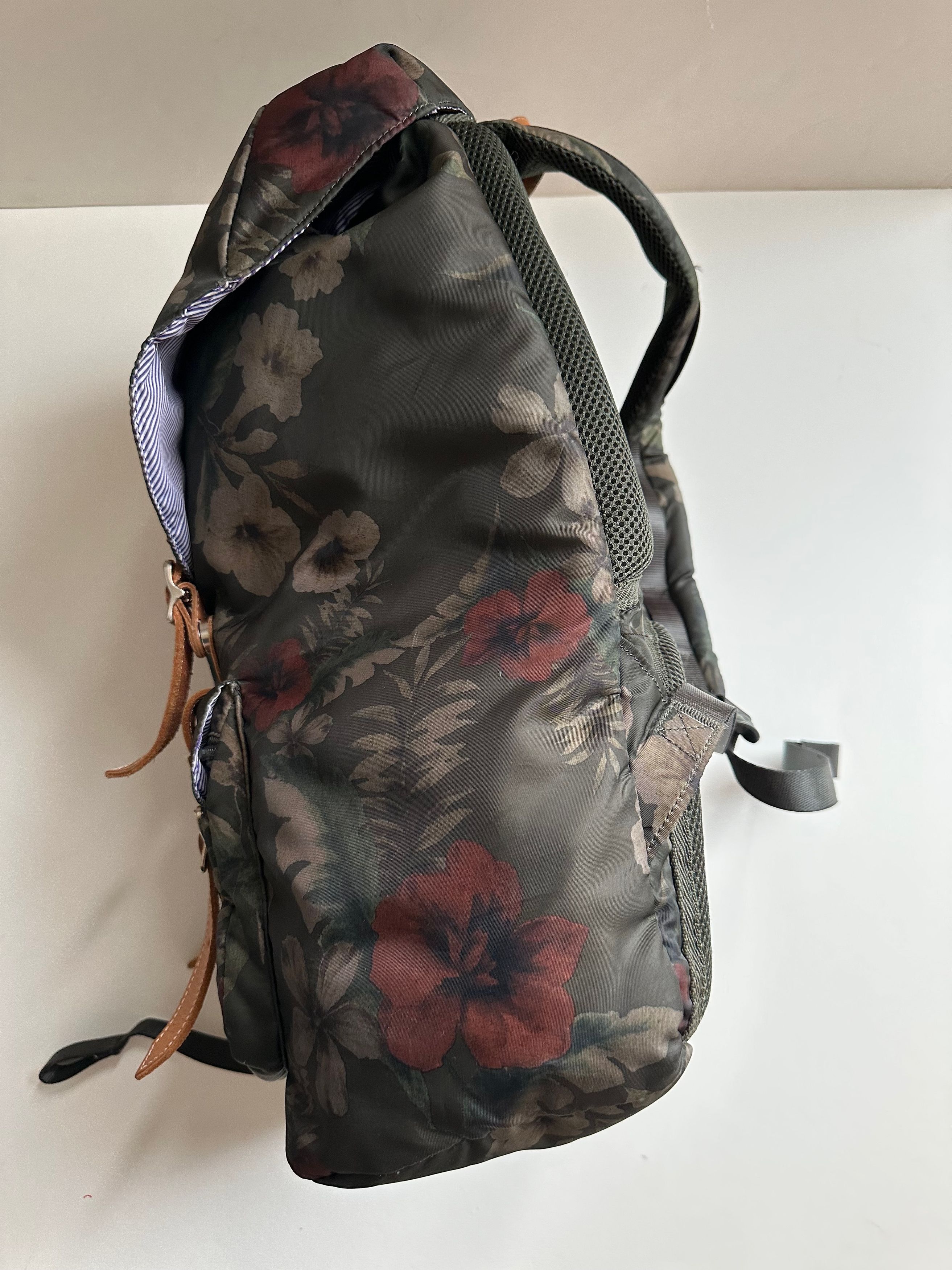 Herschel Supply Co. Vintage Herschel Hawaiian Camo Backpack w/ Leather Straps Size ONE SIZE - 3 Thumbnail