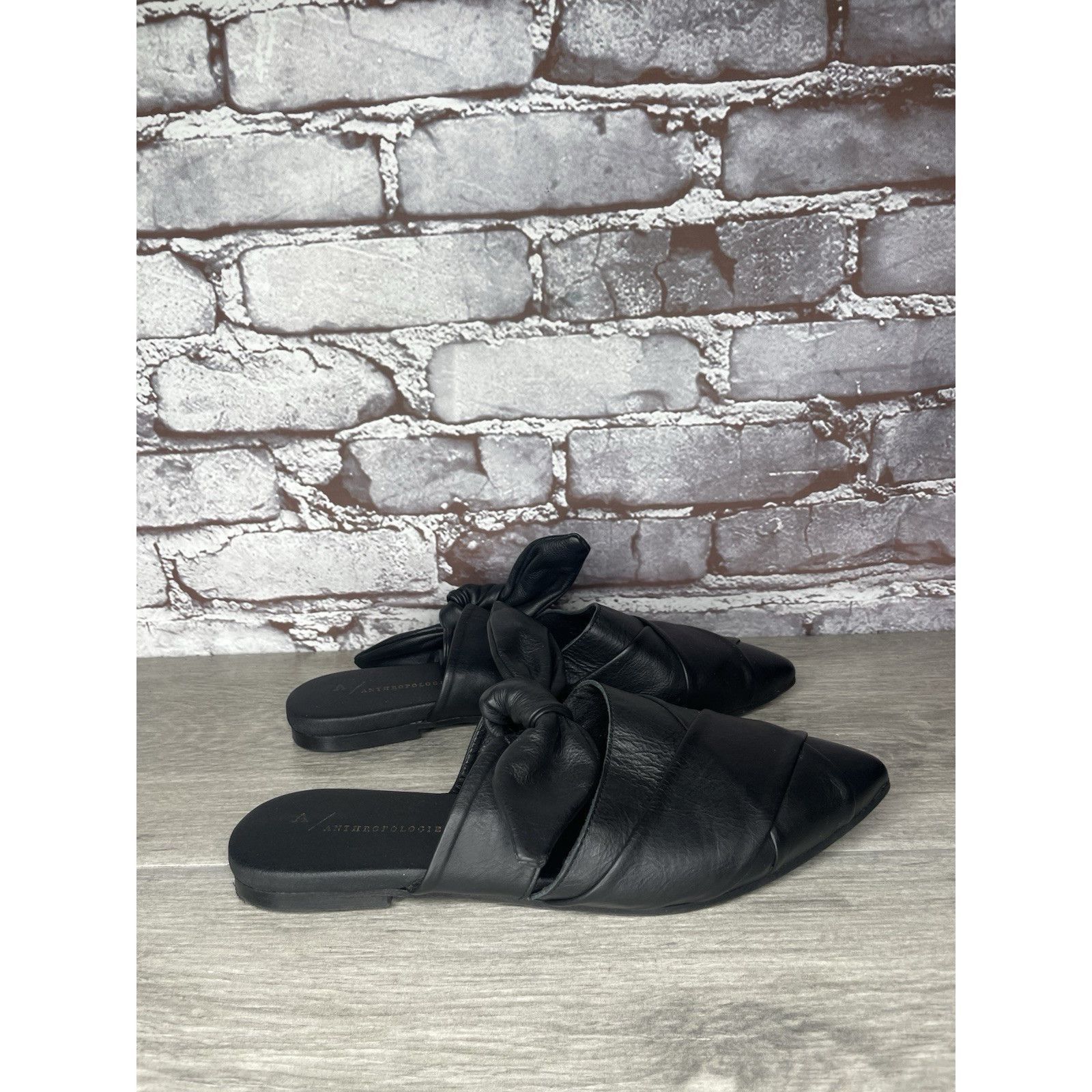 Anthropologie Anthropologie Black Leather Bow Pointed Toe Mules Flats Wome Size US 7.5 / IT 37.5 - 5 Thumbnail