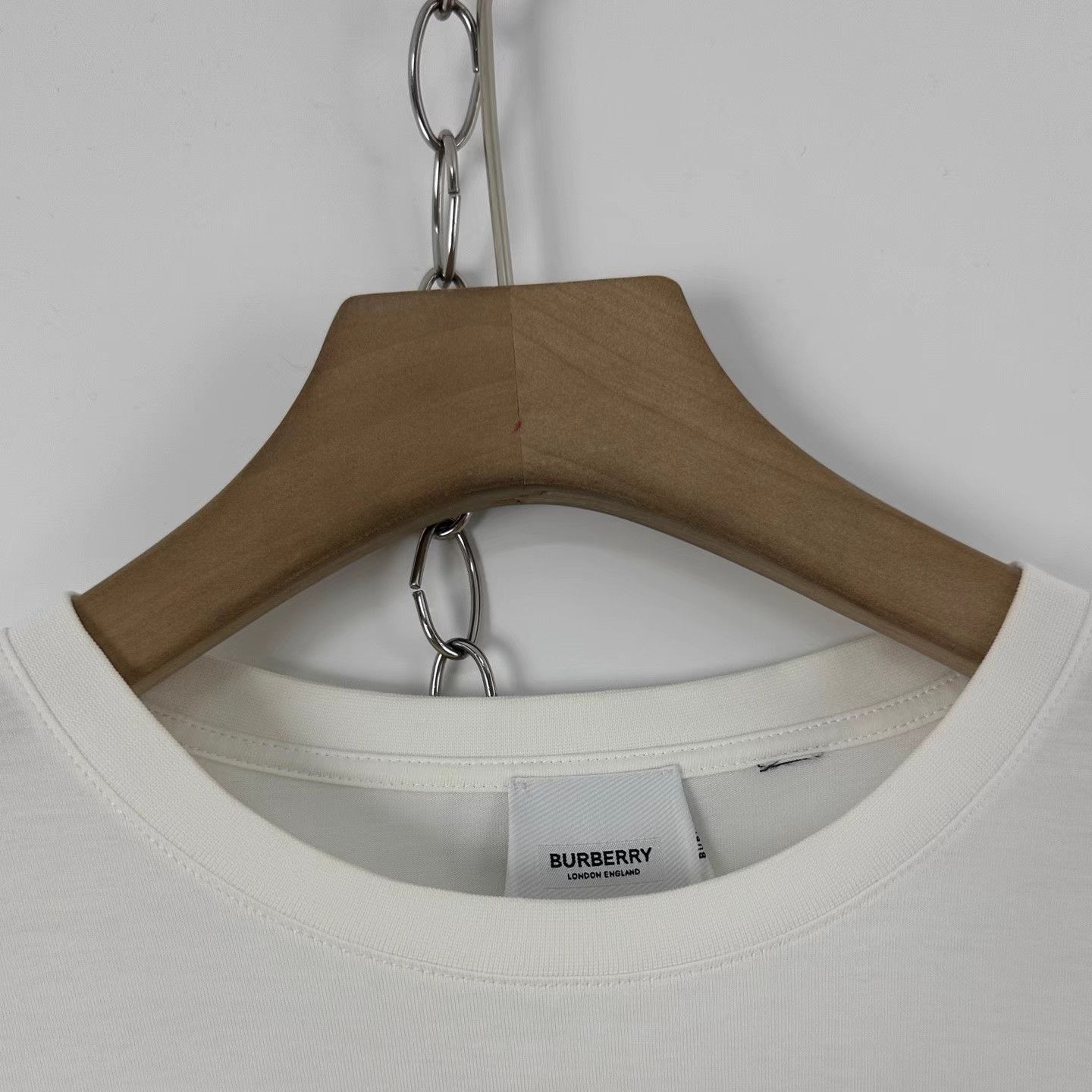 Burberry Burberry Men's White Chest Logo Print Short Sleeve K12 Size US M / EU 48-50 / 2 - 3 Thumbnail