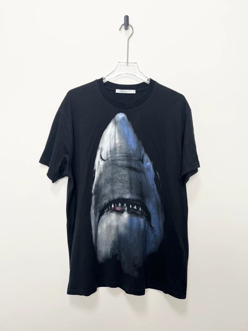Givenchy Givenchy Shark Print Short Sleeve T-shirt-yf Size US M / EU 48-50 / 2 - 1 Thumbnail