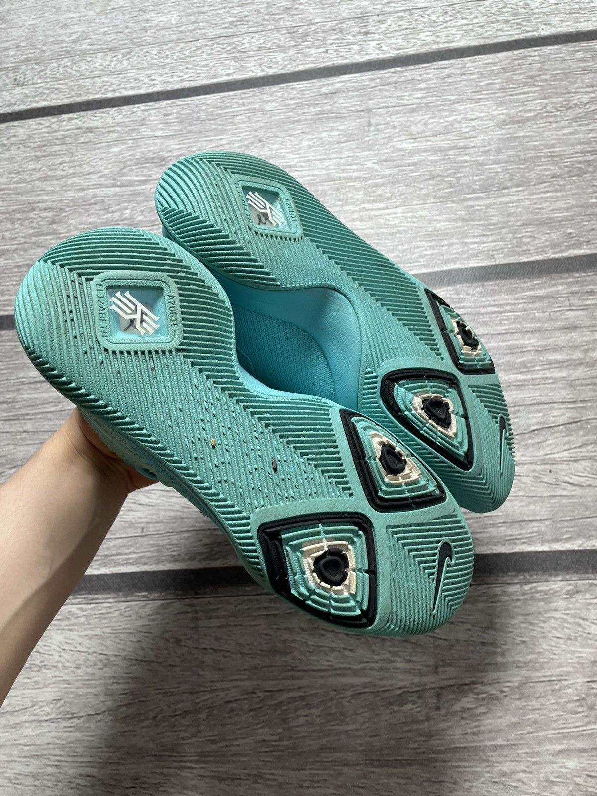 Nike Nike Kyrie 3 Aqua Tiffany Basketball sneakers Size US 8 / EU 41 - 9 Thumbnail