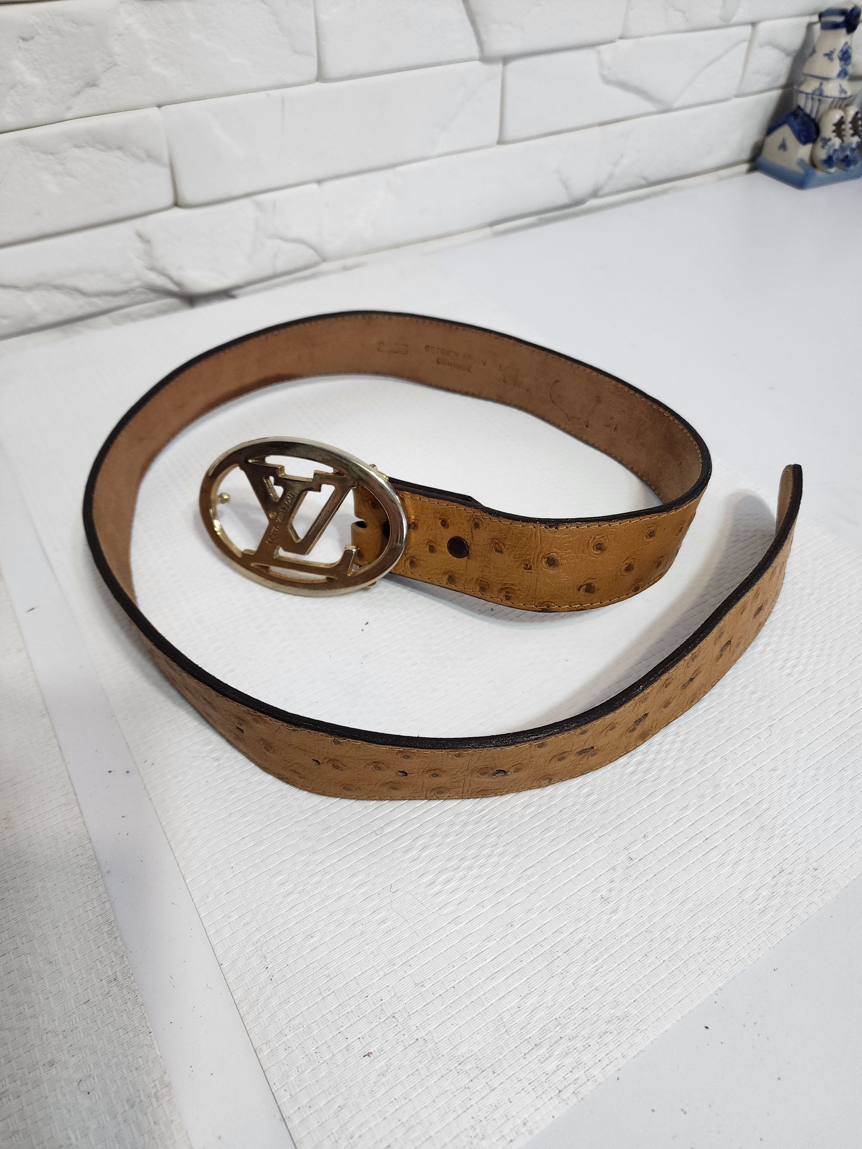 Uniqlo Leather belt. Genuine Leather Belt. Metal Buckle. Size ONE SIZE - 3 Thumbnail