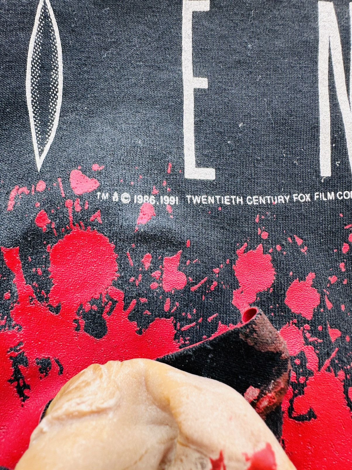 Vintage Vintage Aliens Movie Tee Shirt Chest Single Stitch 90s Size US L / EU 52-54 / 3 - 5 Thumbnail