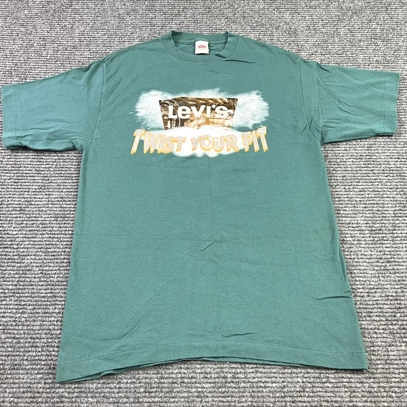 Levi's VINTAGE Levi’s Graphic Tee Shirt XS? Size US XL / EU 56 / 4 - 4 Thumbnail