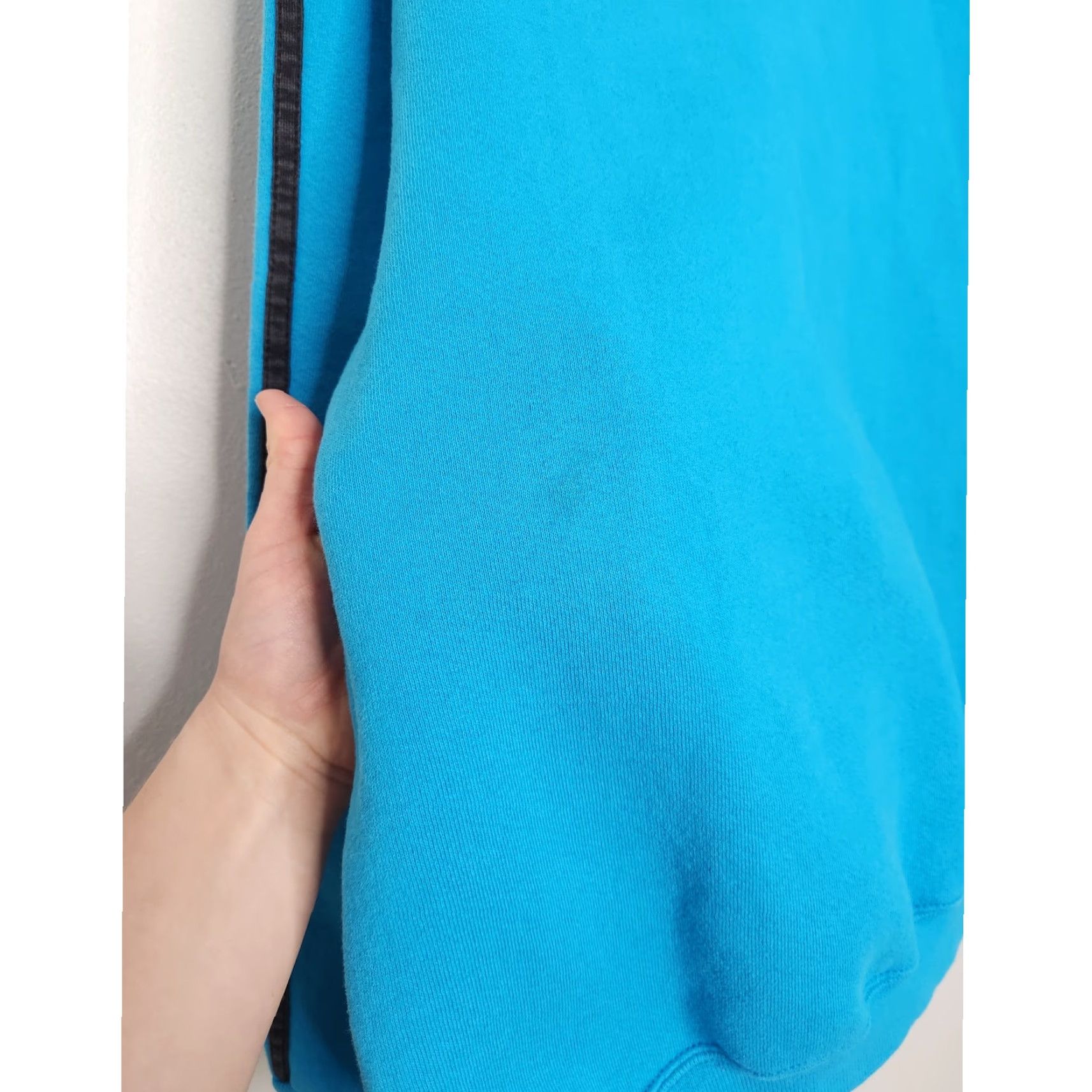 Adidas VINTAGE Adidas 3 Stripes Oversized Sweatshirt Crewneck 80s 90s Blue XL Unisex Adults Sweatshirt Pullover Womens Mens Size US XL / EU 56 / 4 - 5 Thumbnail