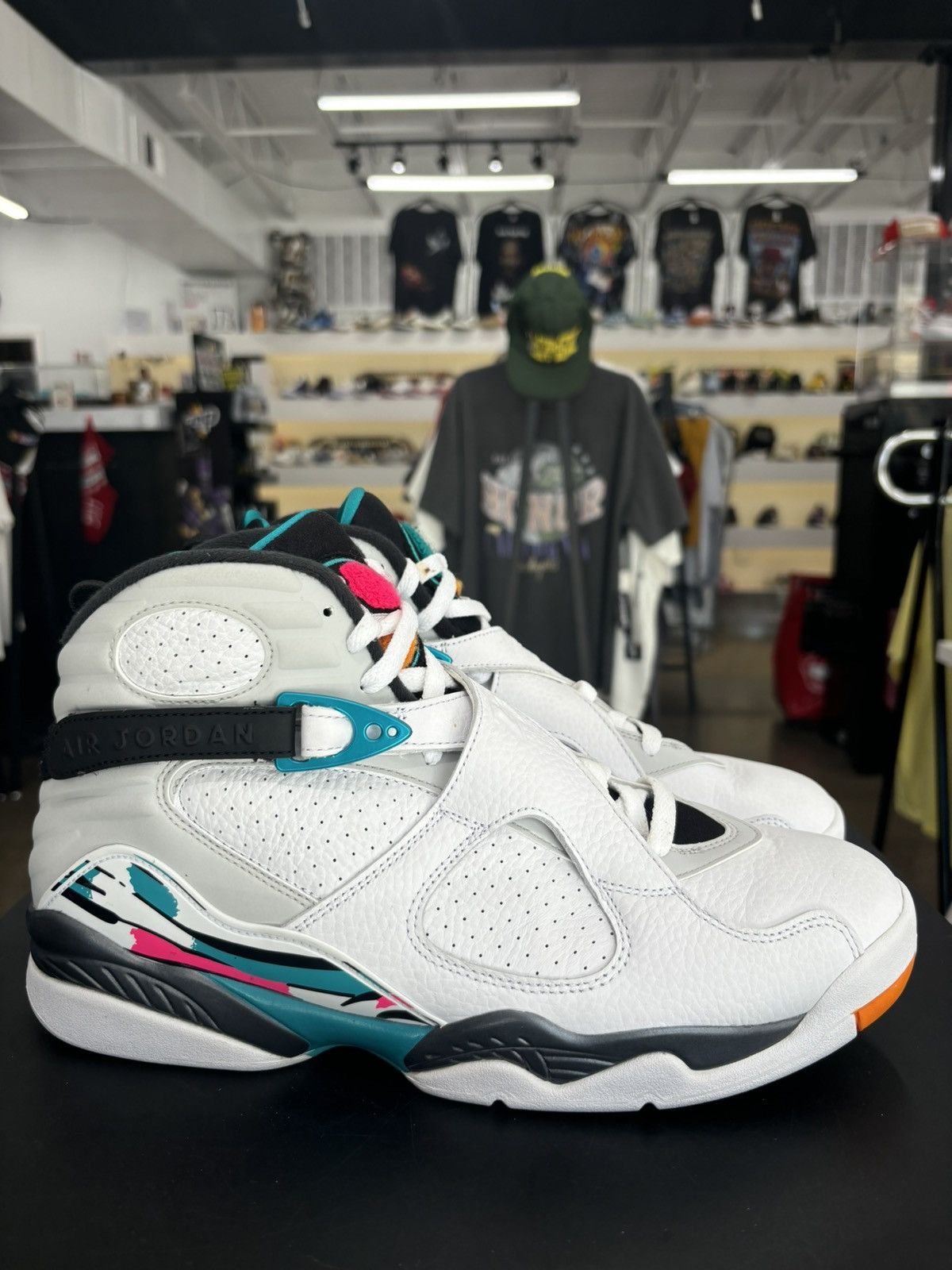 Jordan Brand × Nike Air Jordan 8 South Beach Sz. 10.5 (2018) Size US 10.5 / EU 43-44 - 7 Thumbnail