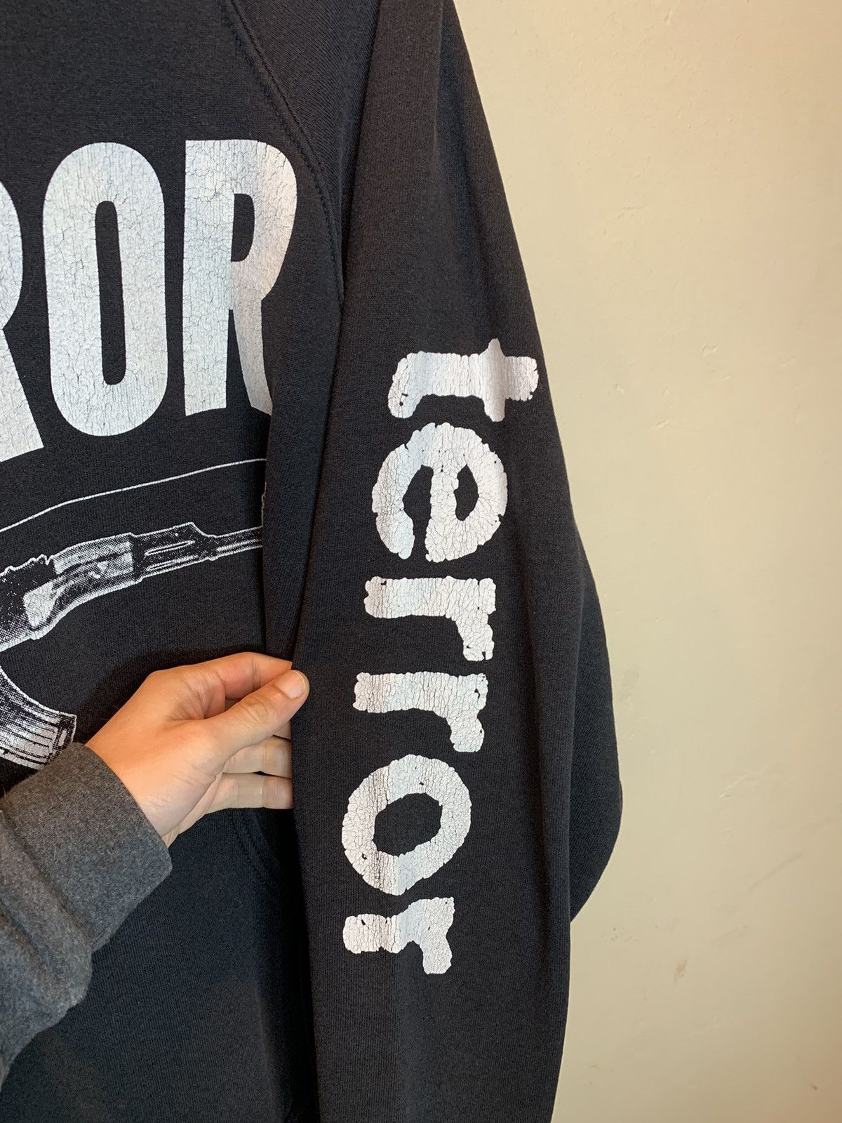 Band Tees *RARE* Vintage 80’s Terror Worldwide Don Rock AK-47 Hoodie Size US XL / EU 56 / 4 - 4 Thumbnail