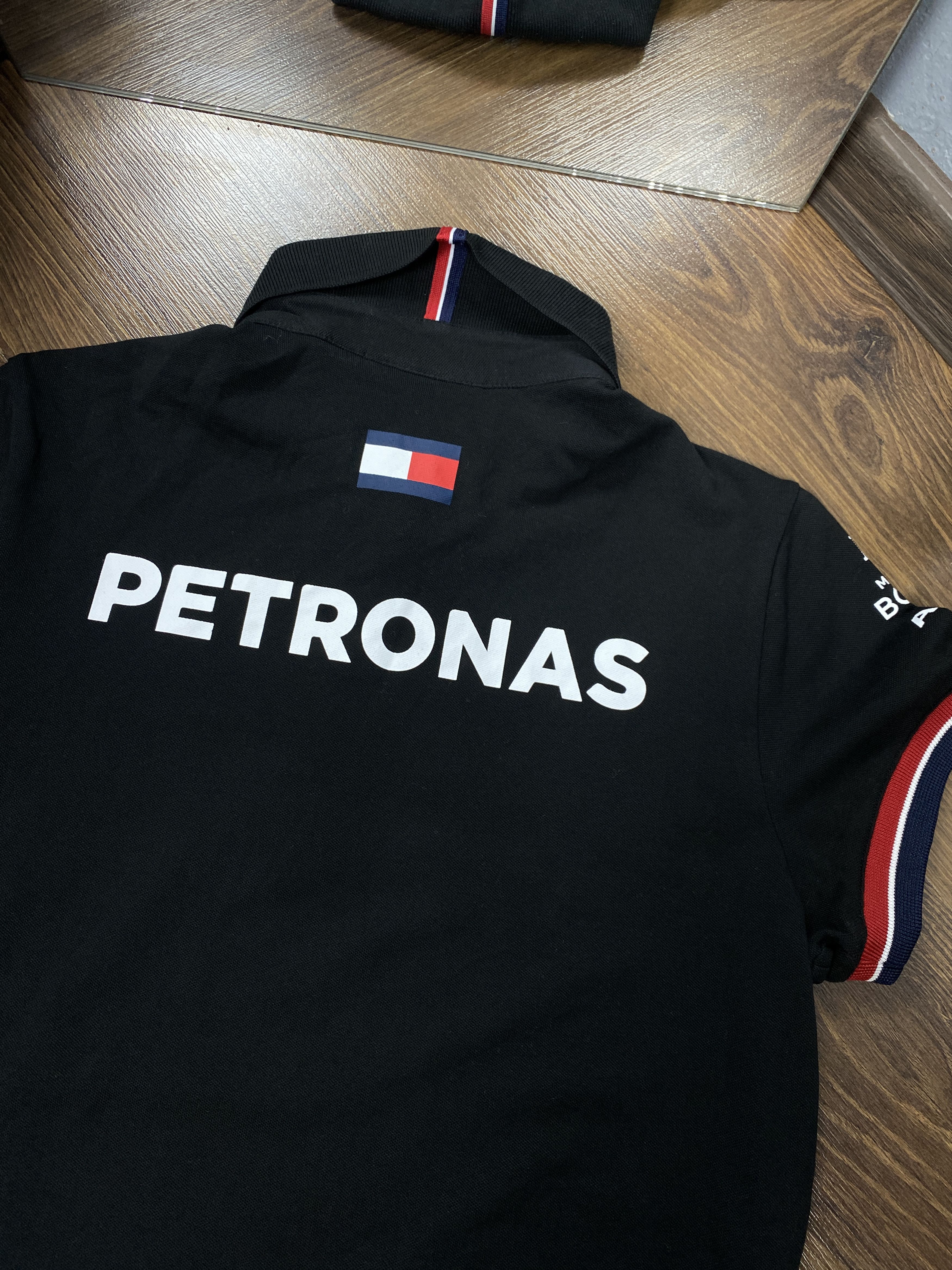 Mercedes-Benz × Vintage Mercedes Benz Petronas Formula 1 Team polo shirt Size L / US 10 / IT 46 - 9 Thumbnail