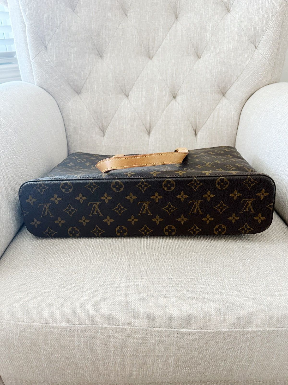 Louis Vuitton Louis Vuitton Monogram Luco Bag Size ONE SIZE - 3 Thumbnail