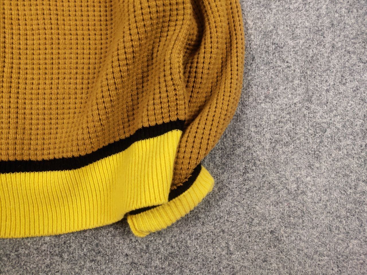 Marni Marni x Uniqlo Designer FW22 Knitted Vneck Cropped Sweater Size XL / US 12-14 / IT 48-50 - 9 Thumbnail