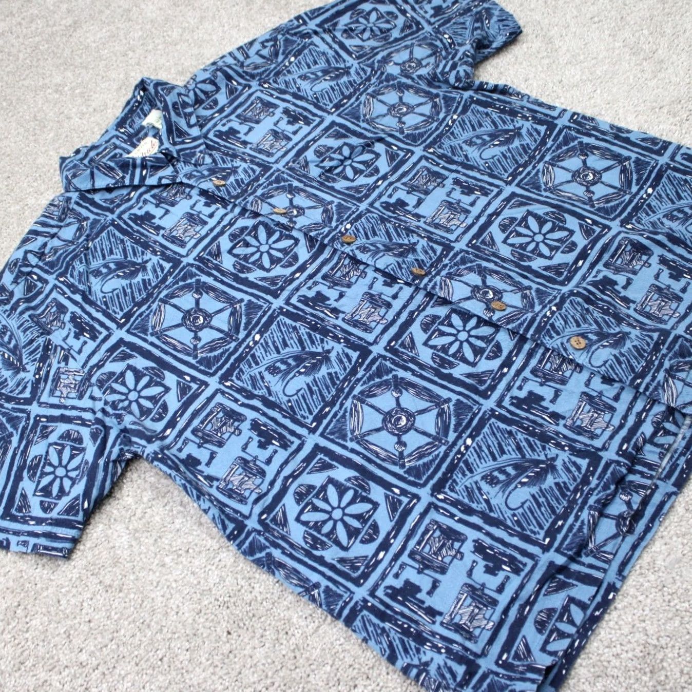 Orvis Orvis Latitudes Shirt Mens L Blue Geometric Tribal Short Sleeve Button-Up Cotton/Rayon Size US L / EU 52-54 / 3 - 5 Thumbnail