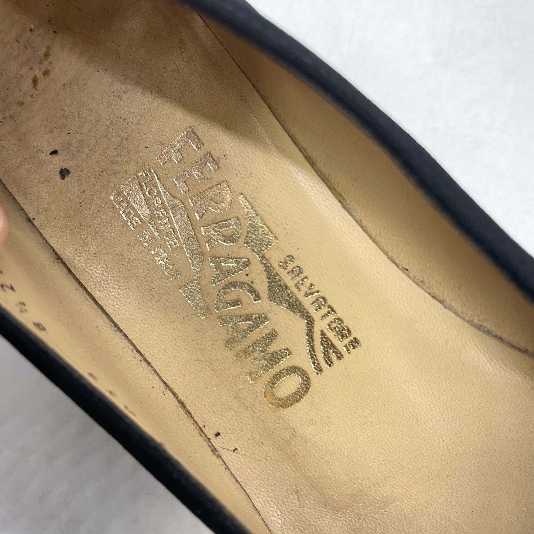 VINTAGE Salvatore Ferragamo Heels Womens 8.5 Black Satin Buckle 90s VTG Pump, Slip On, Square Toe, Leather Lining, AA Width, Block Heel, Shirt?