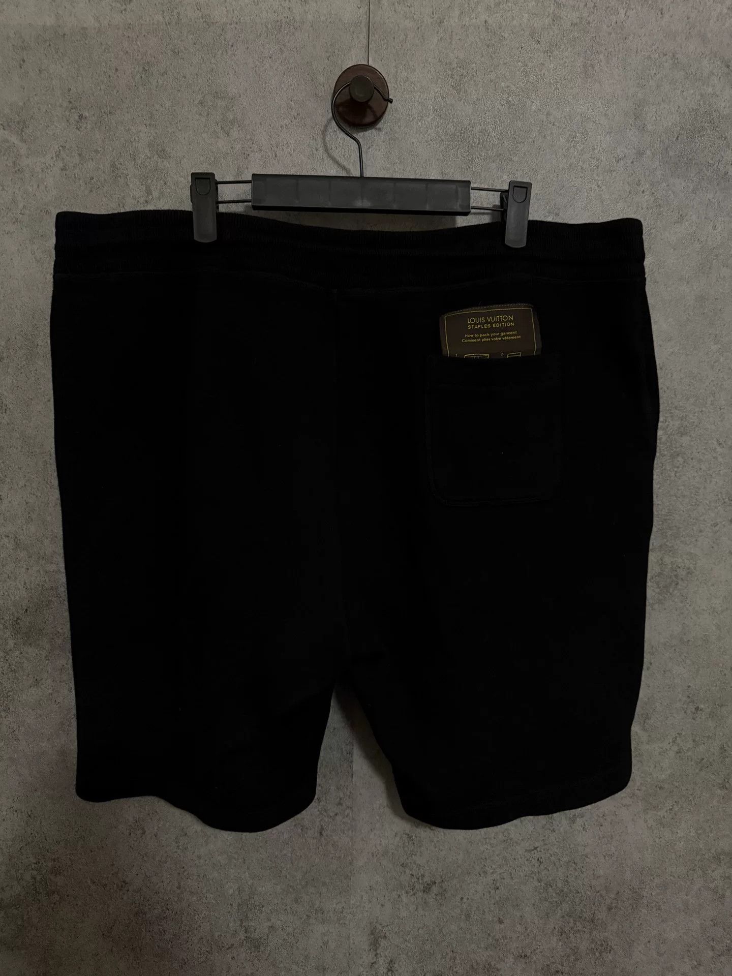 Louis Vuitton Louis Vuitton Logo Shorts Size US 36 / EU 52 - 1 Thumbnail