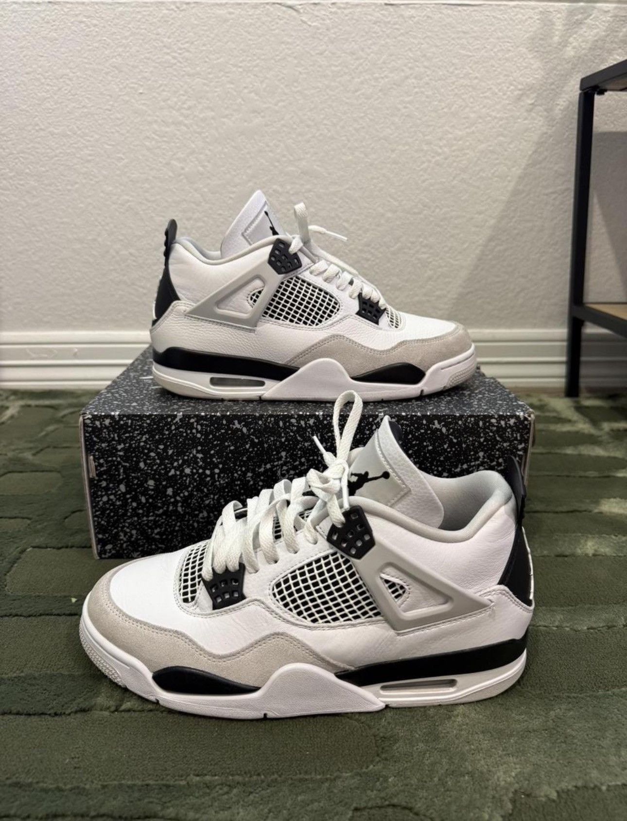 Jordan Brand Jordan 4 Military Black Size 9.5 Size US 9.5 / EU 42-43 - 2 Thumbnail