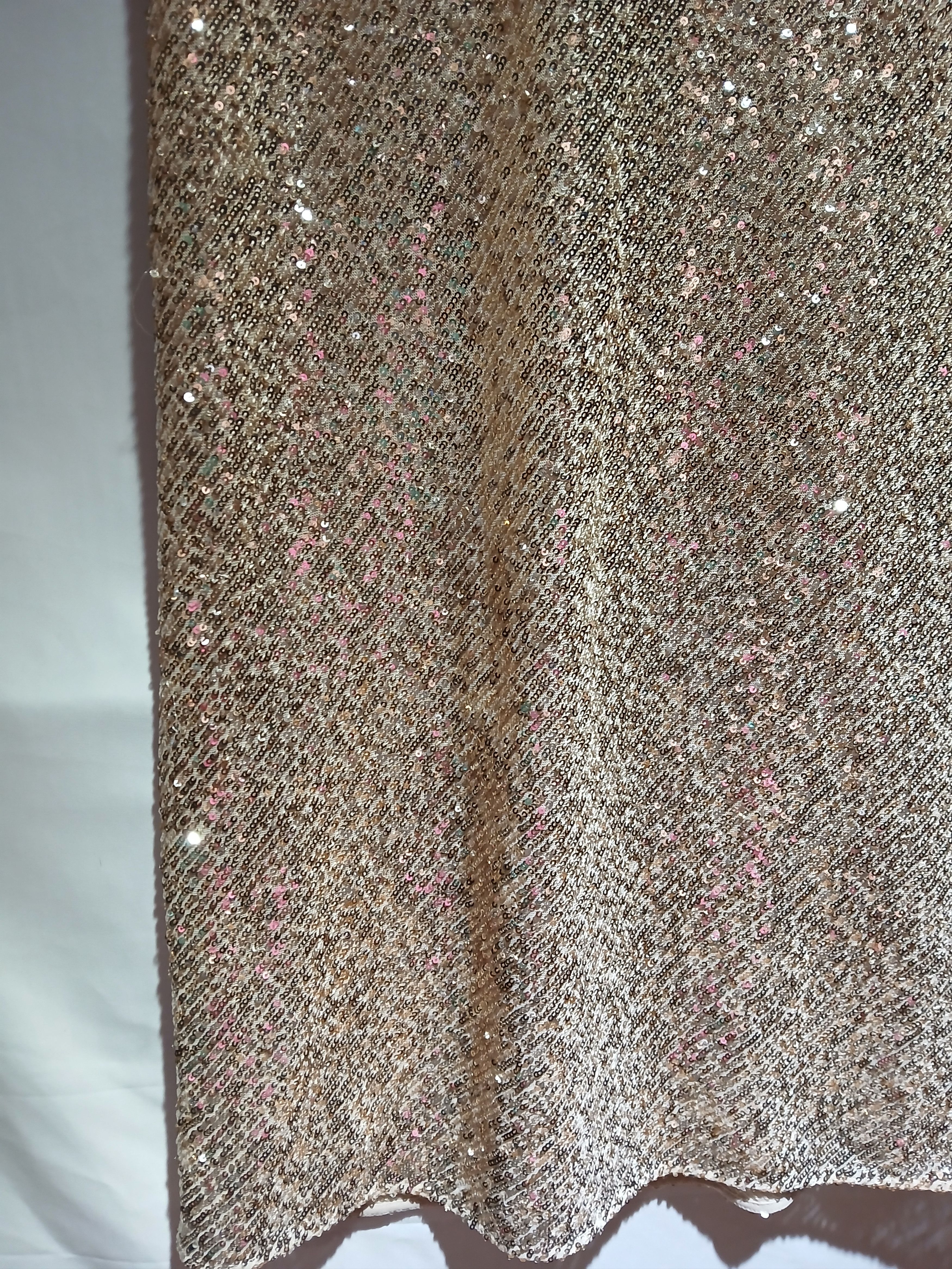 Banana Republic Banana Republic gold sequin pencil skirt size XS Size 26" / US 2 / IT 38 - 2 Thumbnail