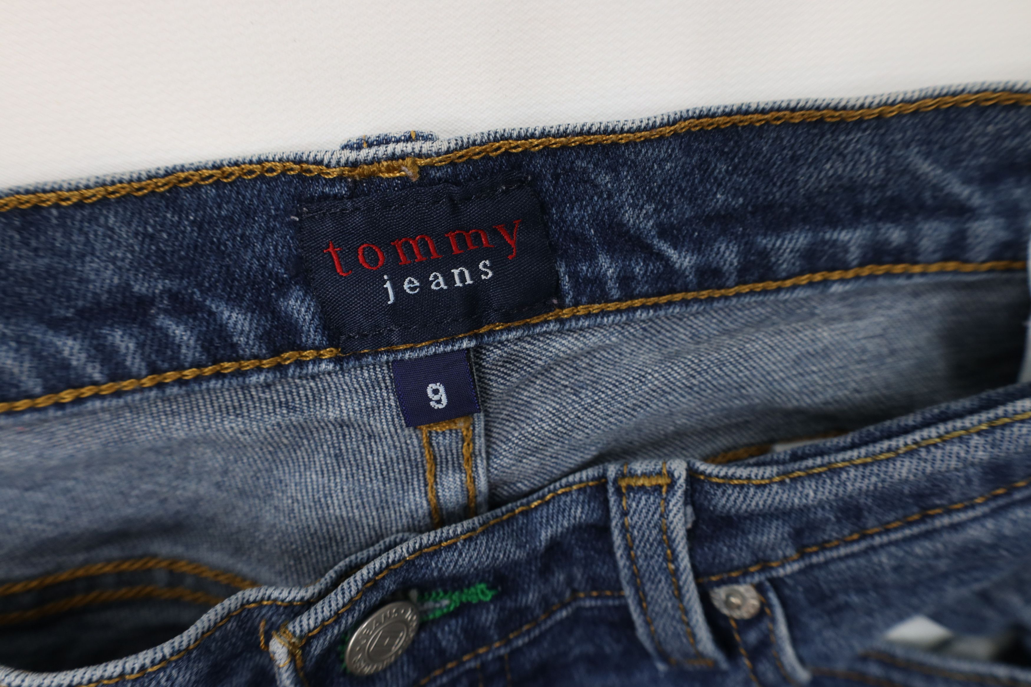 Tommy Hilfiger Vintage Y2K 2002 Tommy Hilfiger Hipster Flared Denim Jeans Size 30" / US 8 / IT 44 - 7 Thumbnail