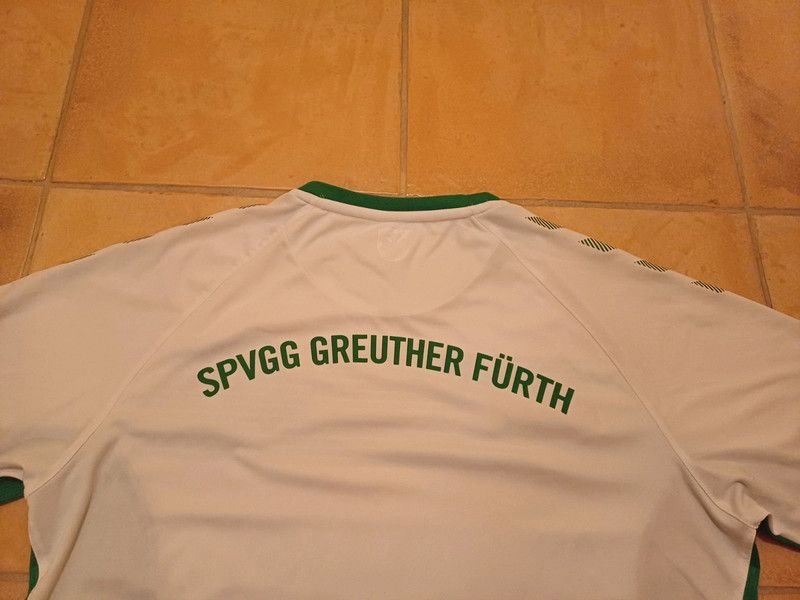 Hummel Hummel Greuther Fürth 2019-20 home shirt Size US L / EU 52-54 / 3 - 7 Thumbnail