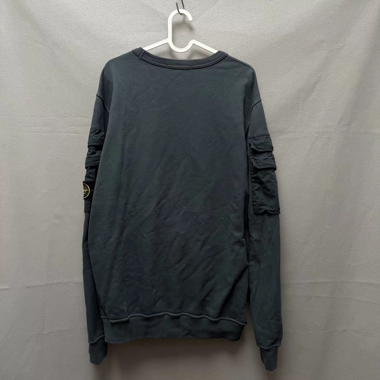 Stone Island Stone Island Arm Pocket Crewneck Sweatshirt Smoke Gray L 98 New Size US L / EU 52-54 / 3 - 4 Thumbnail