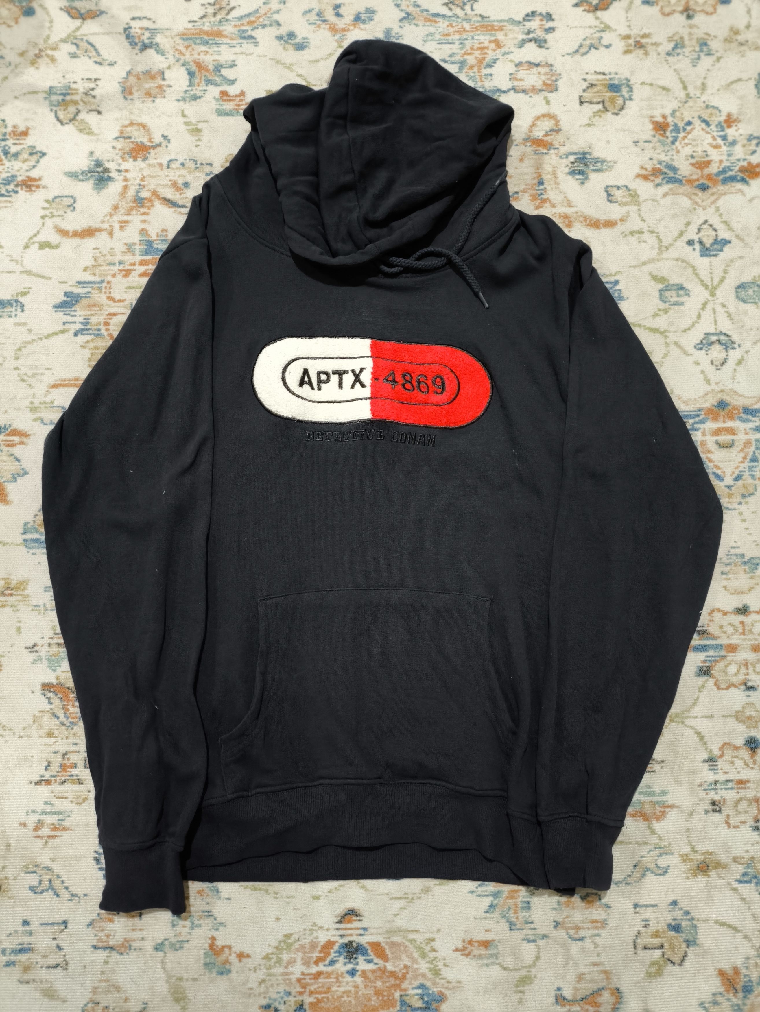 Anime Detective Conan Vintage Hoodie APTX 4869 Pill Size M / US 6-8 / IT 42-44 - 1 Thumbnail