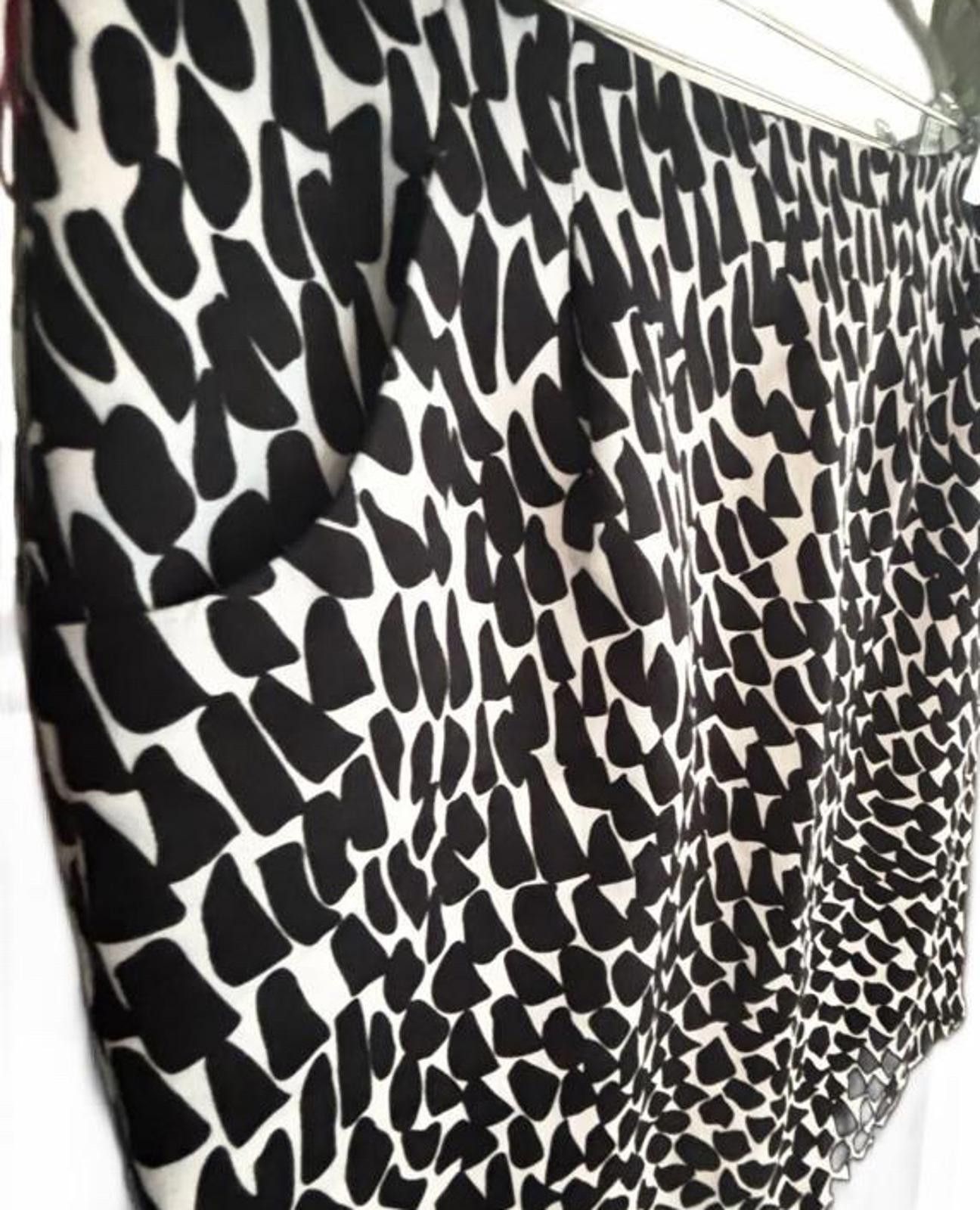 Ann Taylor Ann Taylor Black and White Patterned Pencil Skirt Size 25" / US 0 / IT 36 - 4 Thumbnail