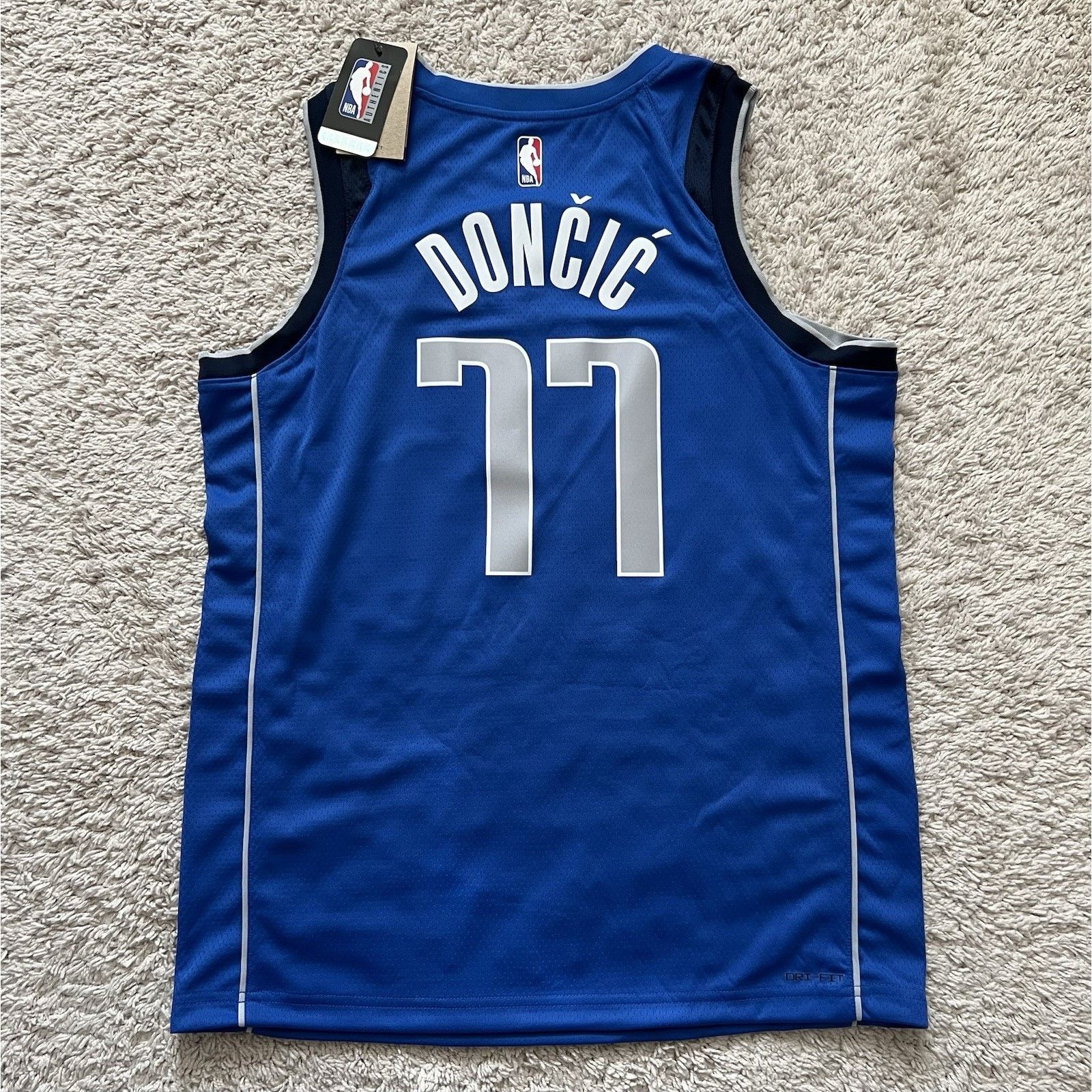 Nike Nike Dallas Mavericks Luka Doncic Swingman Jersey Size US XL / EU 56 / 4 - 6 Thumbnail