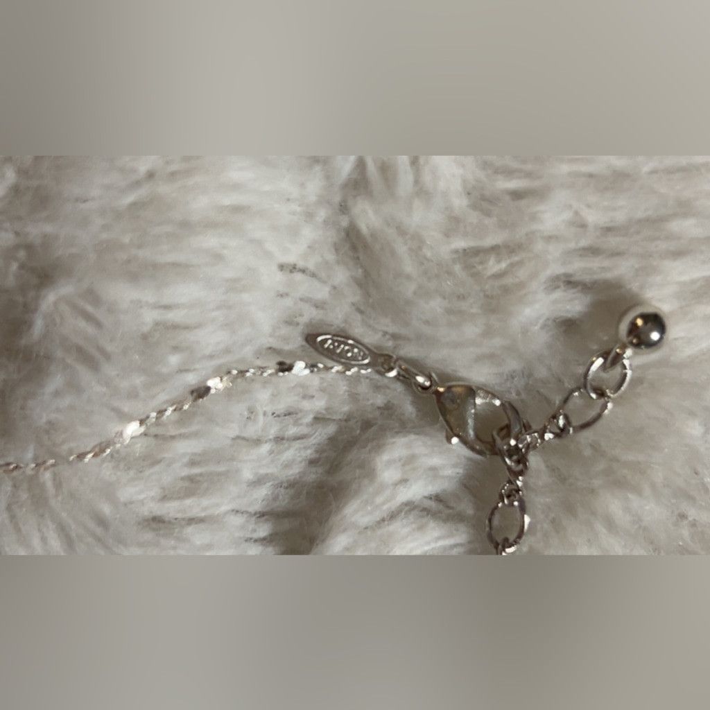 Saks Fifth Avenue AVON Jewelry Set Necklace Pierced Earrings Cubic Zirconia Size ONE SIZE - 5 Thumbnail