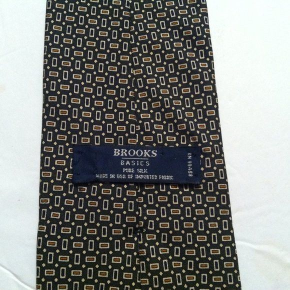 Brooks Brothers BROOKS BASICS MEN'S NEW NAVY 100%SILK TIE WIDTH: 3 3/4" Size ONE SIZE - 3 Thumbnail