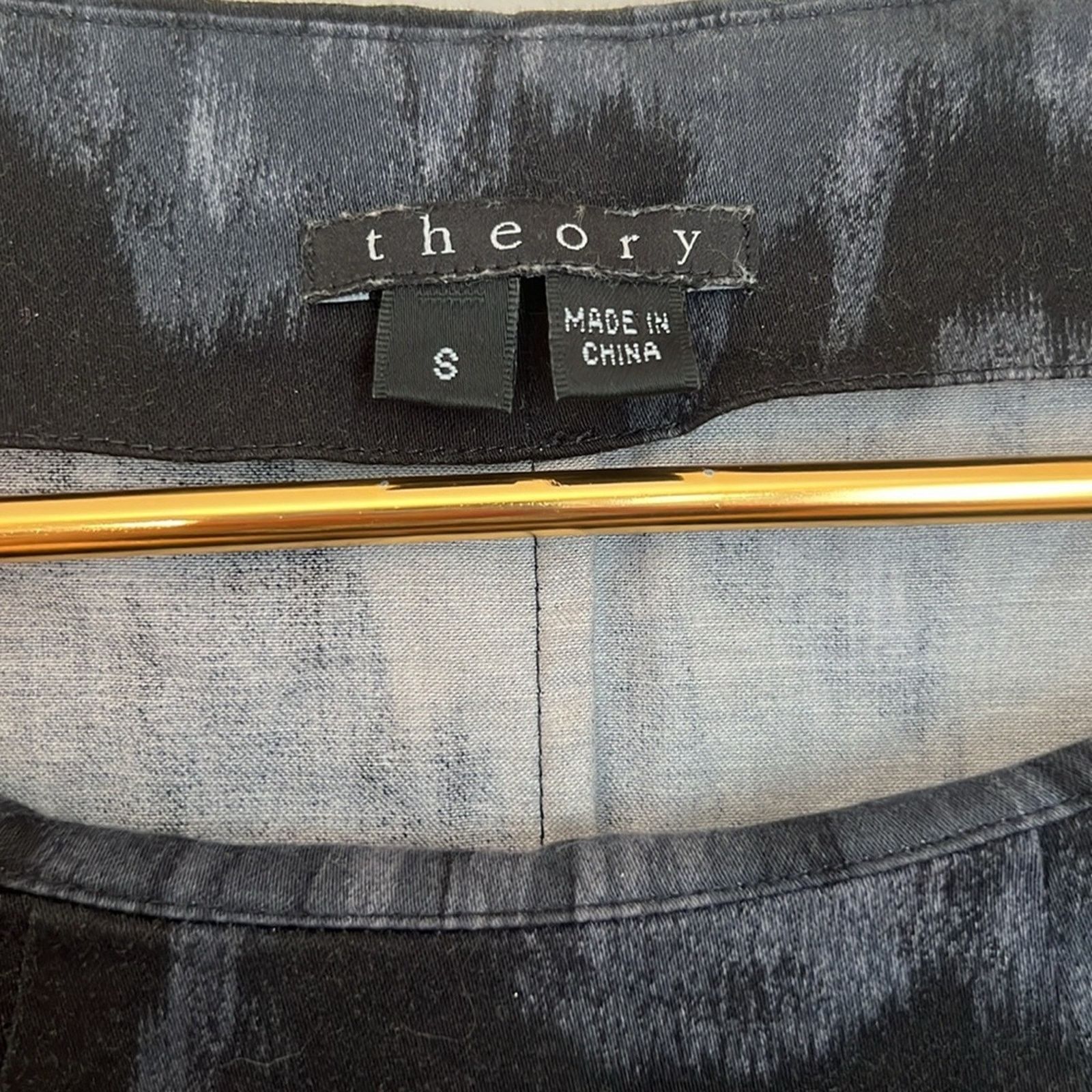 Theory Theory Lowther Blouse in Dark Charcoal Size S / US 4 / IT 40 - 2 Thumbnail