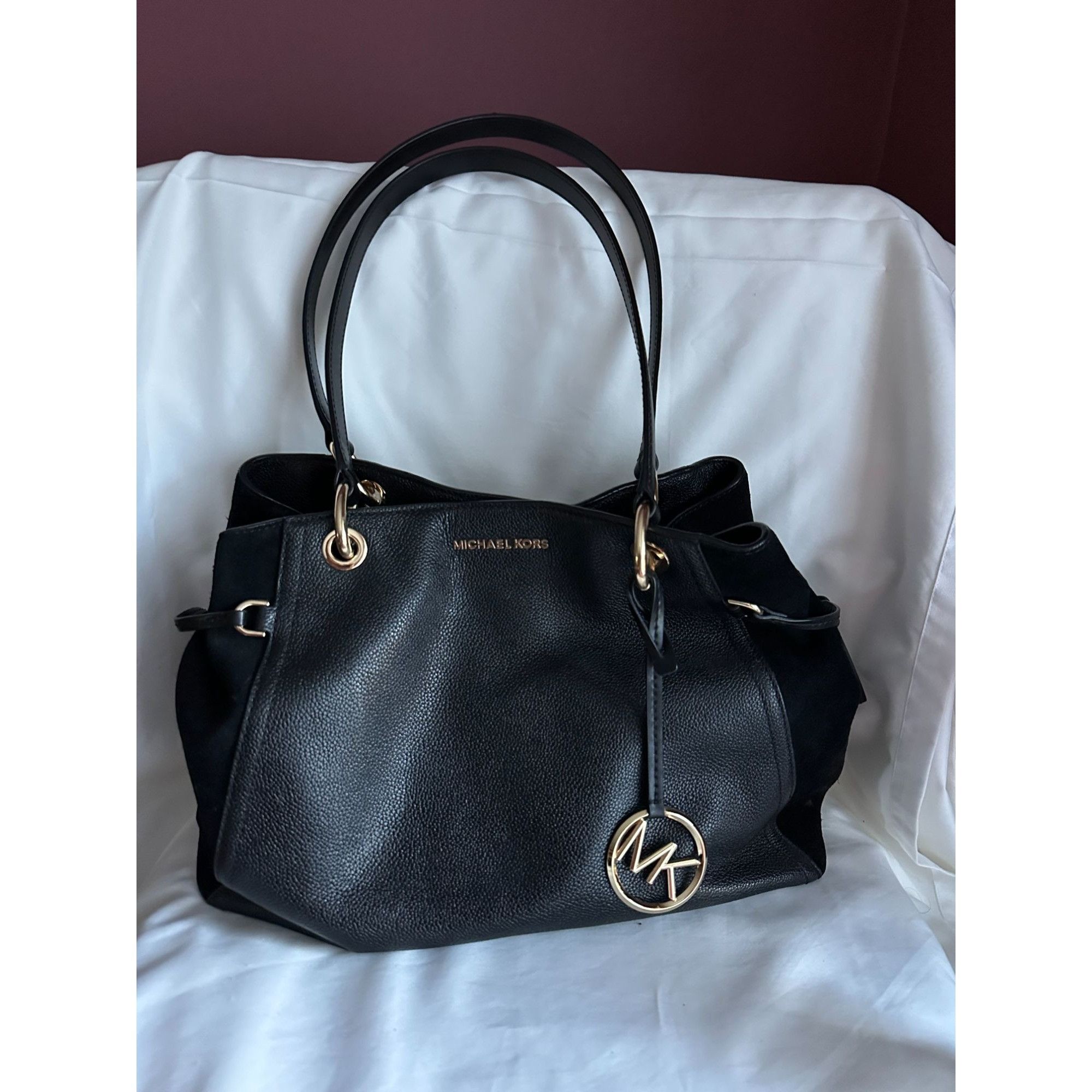 Michael Kors MICHAEL KORS Nicole LG suede stitched drawstring shoulder ba Size ONE SIZE - 1 Thumbnail