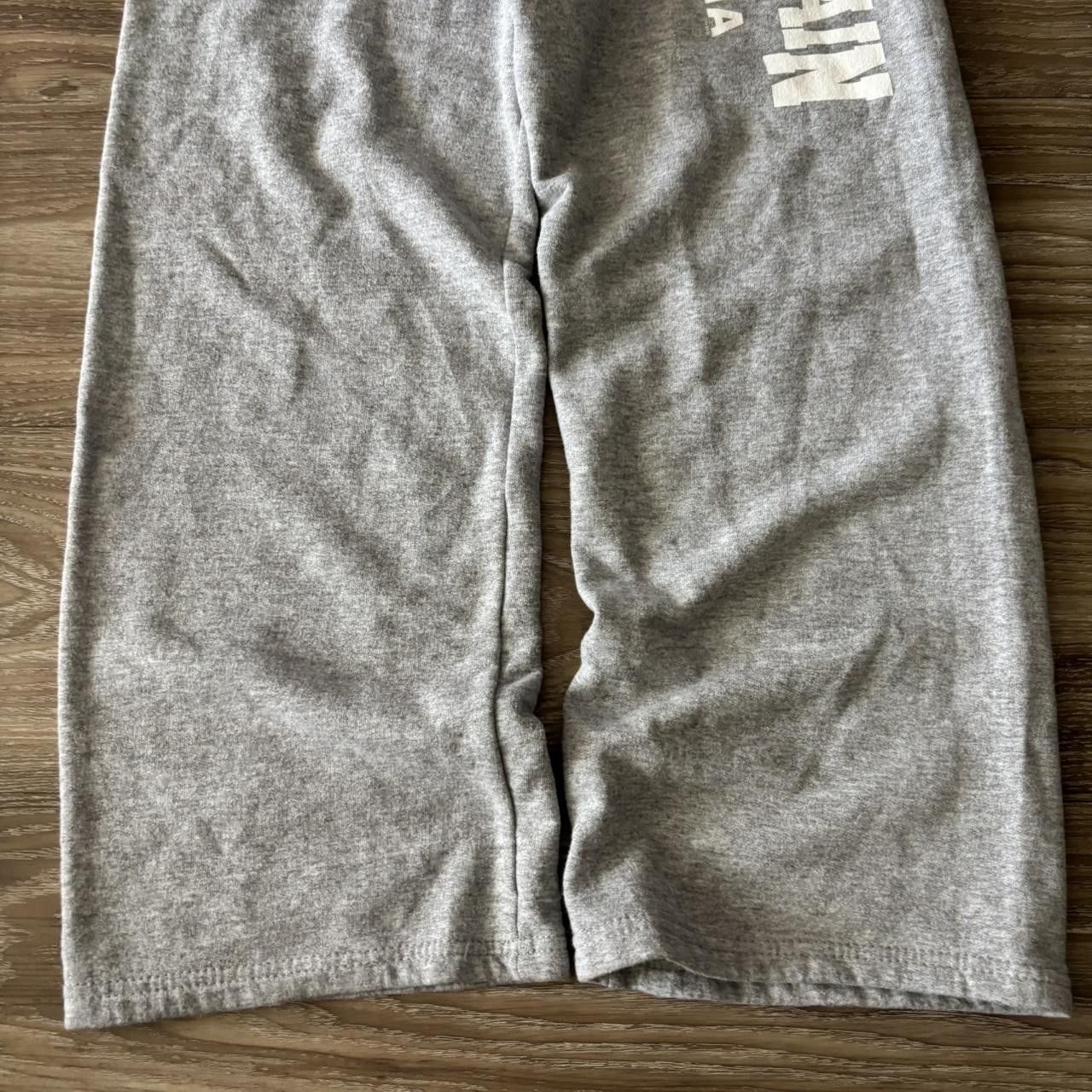 Vintage Crazy Vintage Y2K/2000s Baggy Light Grey Smokey Mountain Essential Sweatpants! Fits S Size US 28 / EU 44 - 5 Thumbnail