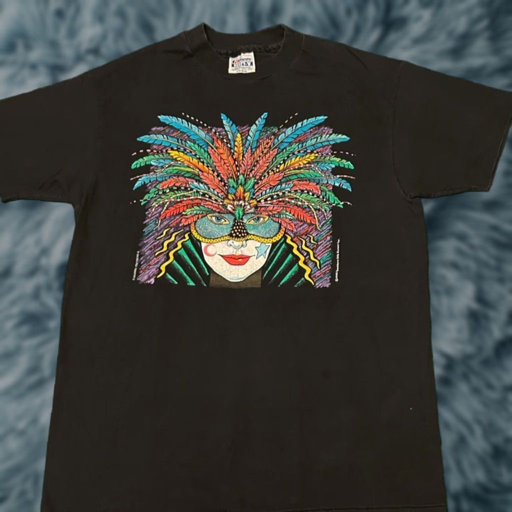 Vintage VINTAGE 90s Art Tee Mardi Gras Circus Feathers VTG 1990 Shirt Mens Size Large Black Mens 90s Art T-Shirt Size US L / EU 52-54 / 3 - 1 Thumbnail