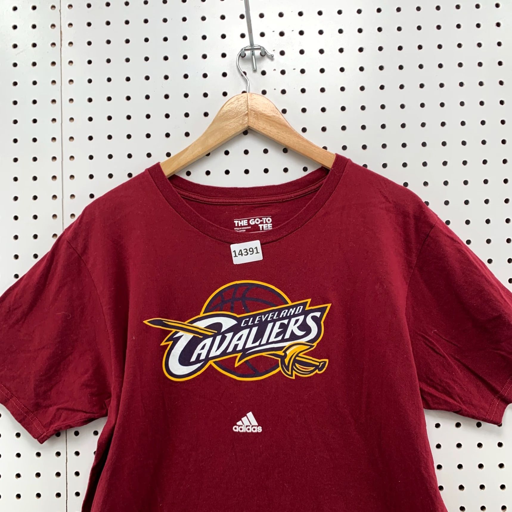 Adidas VINTAGE Cleveland Cavaliers Shirt Adidas Go To Adult Red Short Sleeve T-Shirt Size Large Size US L / EU 52-54 / 3 - 6 Thumbnail