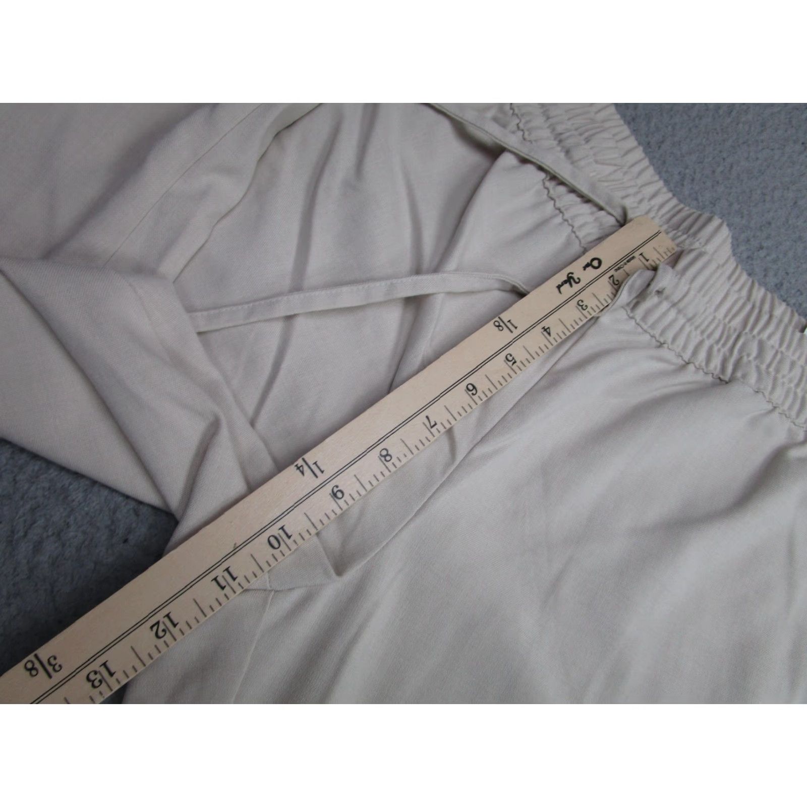 Banana Republic Banana Republic Pants Womens M beige Tapered Fit Chino Elastic Waist Stretch Size 32" / US 10 / IT 46 - 6 Thumbnail