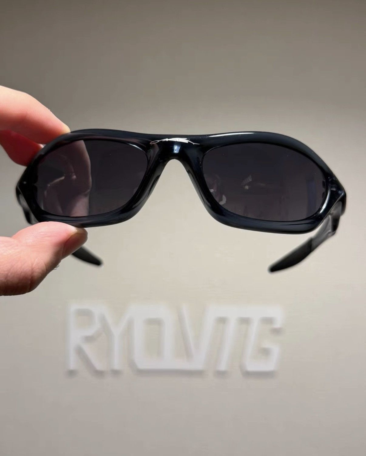 Oakley Black Sporty Sunglasses Size ONE SIZE - 3 Thumbnail