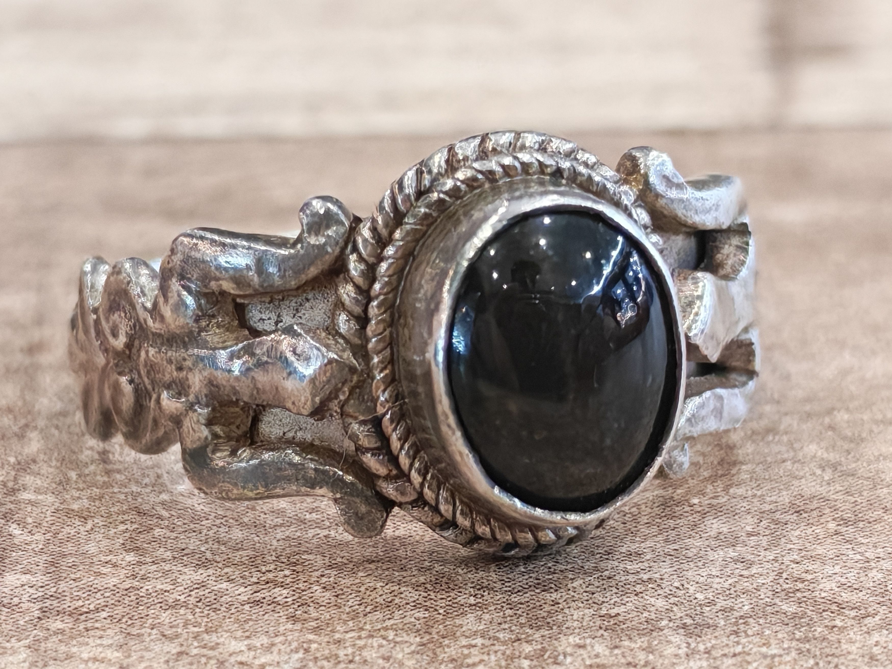 Vintage VINTAGE RING BLACK ONYX STERLING SILVER SIZE 20MM VINTAGE Size ONE SIZE - 1 Thumbnail