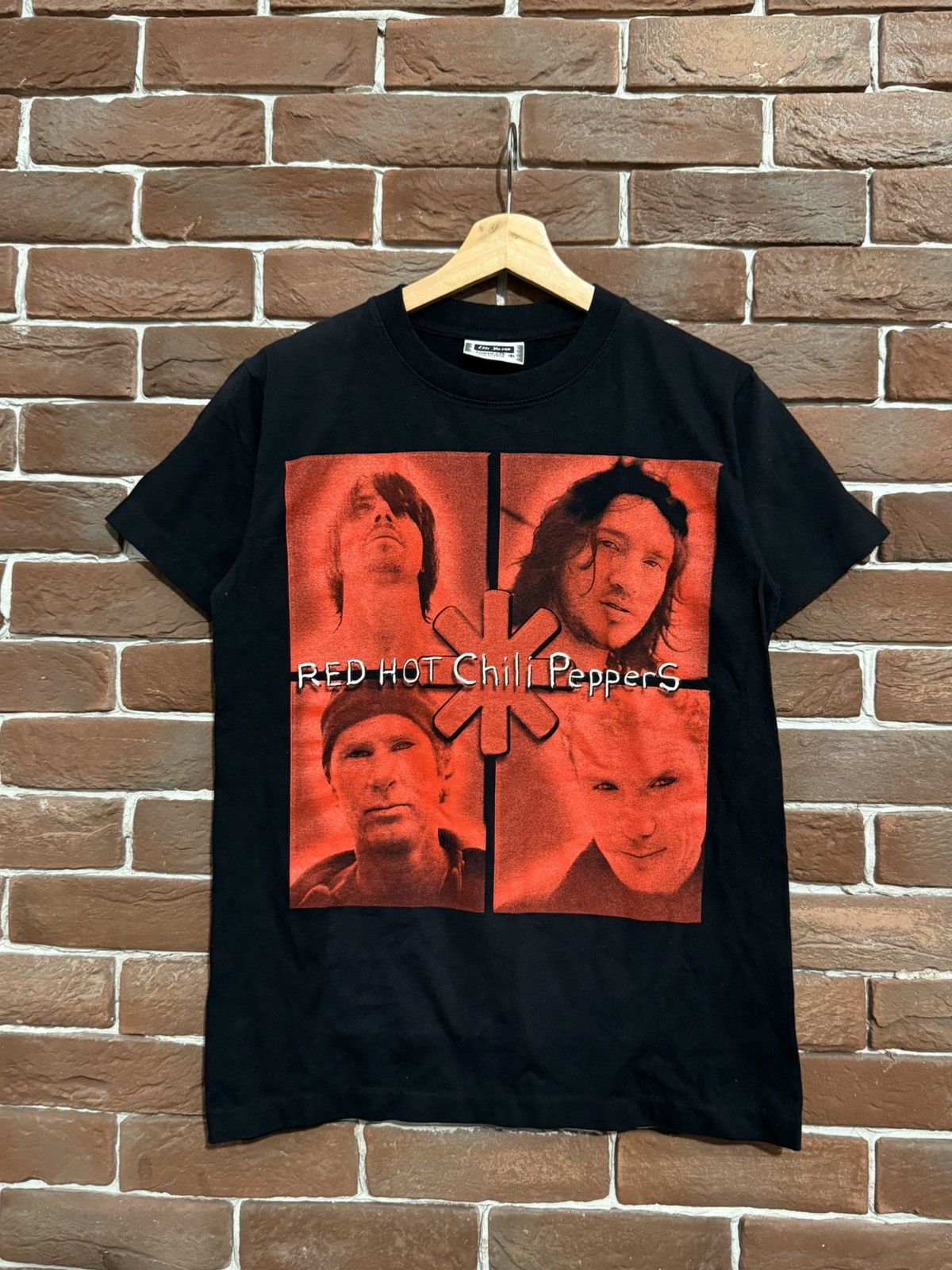 Band Tees Rare 00s Red Hot Chilli Peppers Rock Band Tour Tee Size US M / EU 48-50 / 2 - 1 Thumbnail