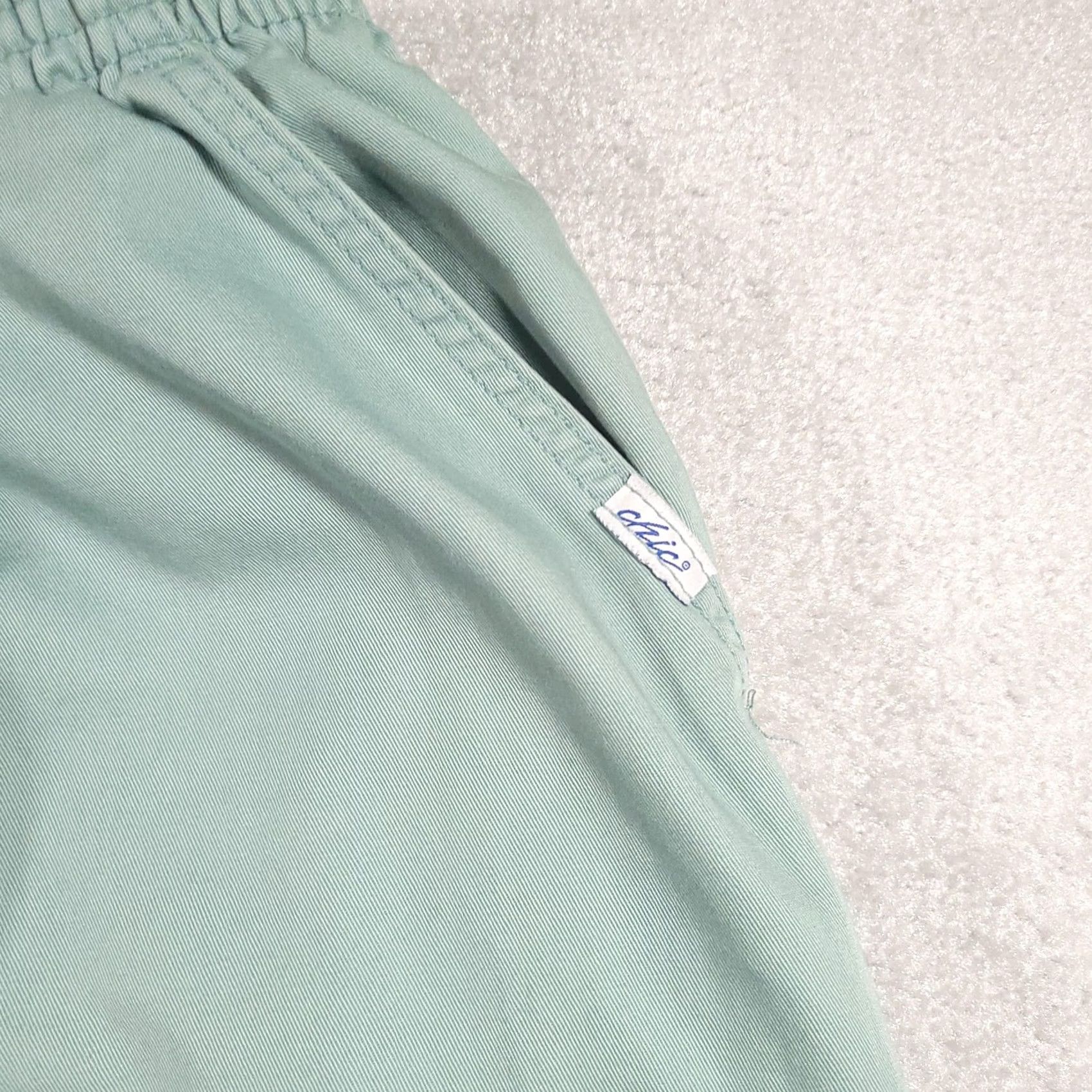 Vintage Chico's Pants Womens 20W Green Pull On Elastic Waist Cropped Relaxed Fit Casual Size 42" / US 20 - 4 Thumbnail