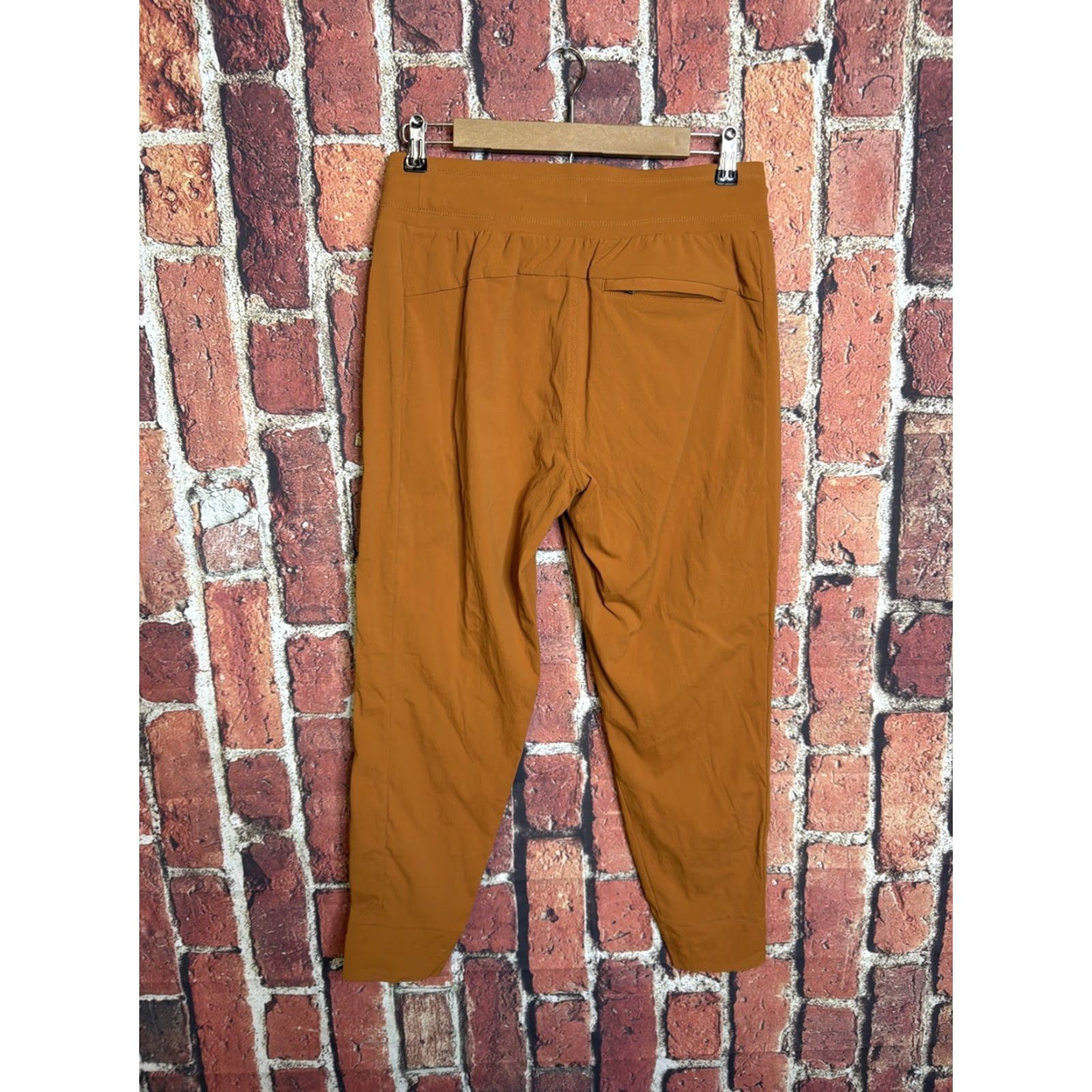 Athleta Athleta Jogger Pants Womens 6 Apricot Trekkie North Crop Drawstring Pockets Size 28" / US 6 / IT 42 - 3 Thumbnail