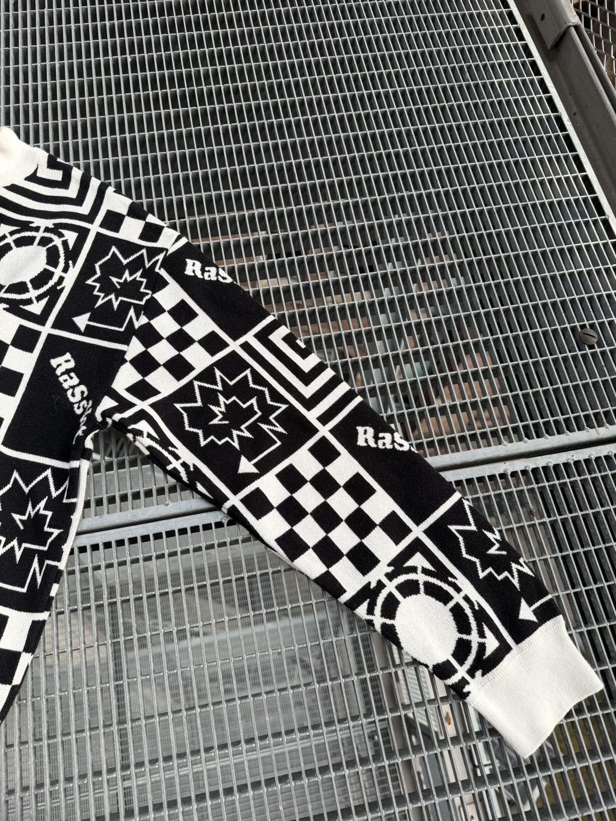 Gosha Rubchinskiy Gosha Rubchinskiy Rassvet Overprinted Wool Sweater Size US M / EU 48-50 / 2 - 6 Thumbnail
