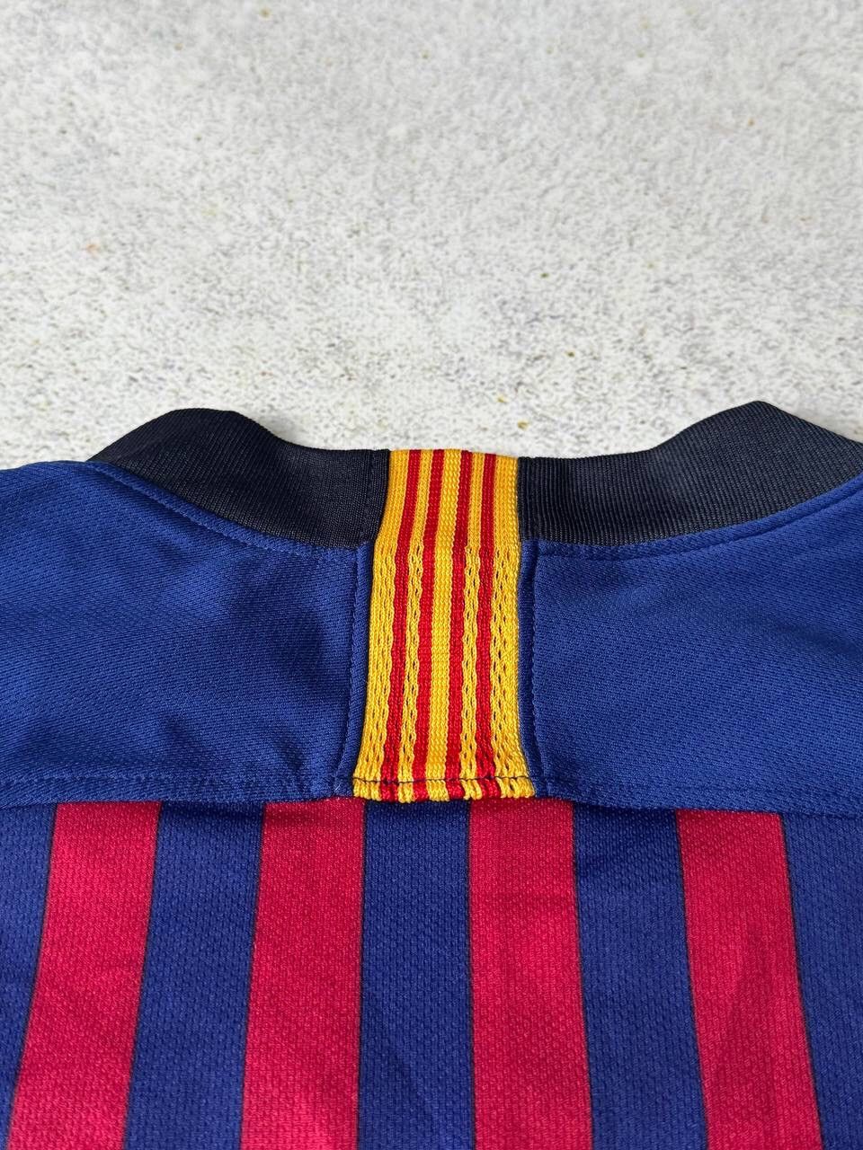 Nike Vintage Nike F.C Barcelona Messi #10 Soccer Jersey T-shirt Size US L / EU 52-54 / 3 - 7 Thumbnail