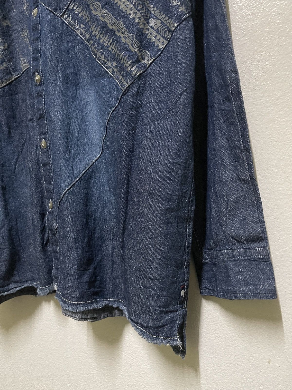Japanese Brand Drug Stores Denim Shirt Hybrid Printed Size US XL / EU 56 / 4 - 5 Thumbnail