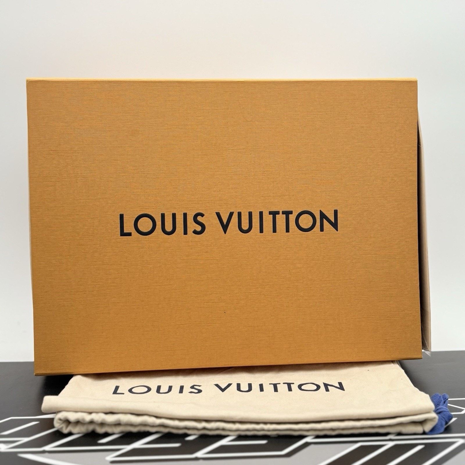 Louis Vuitton Louis Vuitton Trainer ' White Green Recycled ' | CLEAN! Size US 8 / EU 41 - 15 Thumbnail