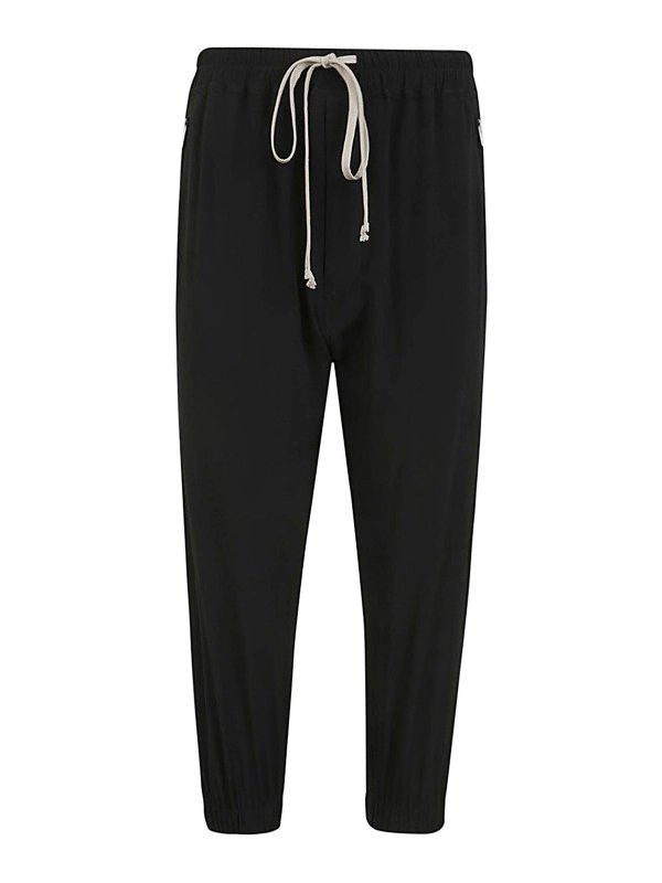 o1y0126 Jogger in Black