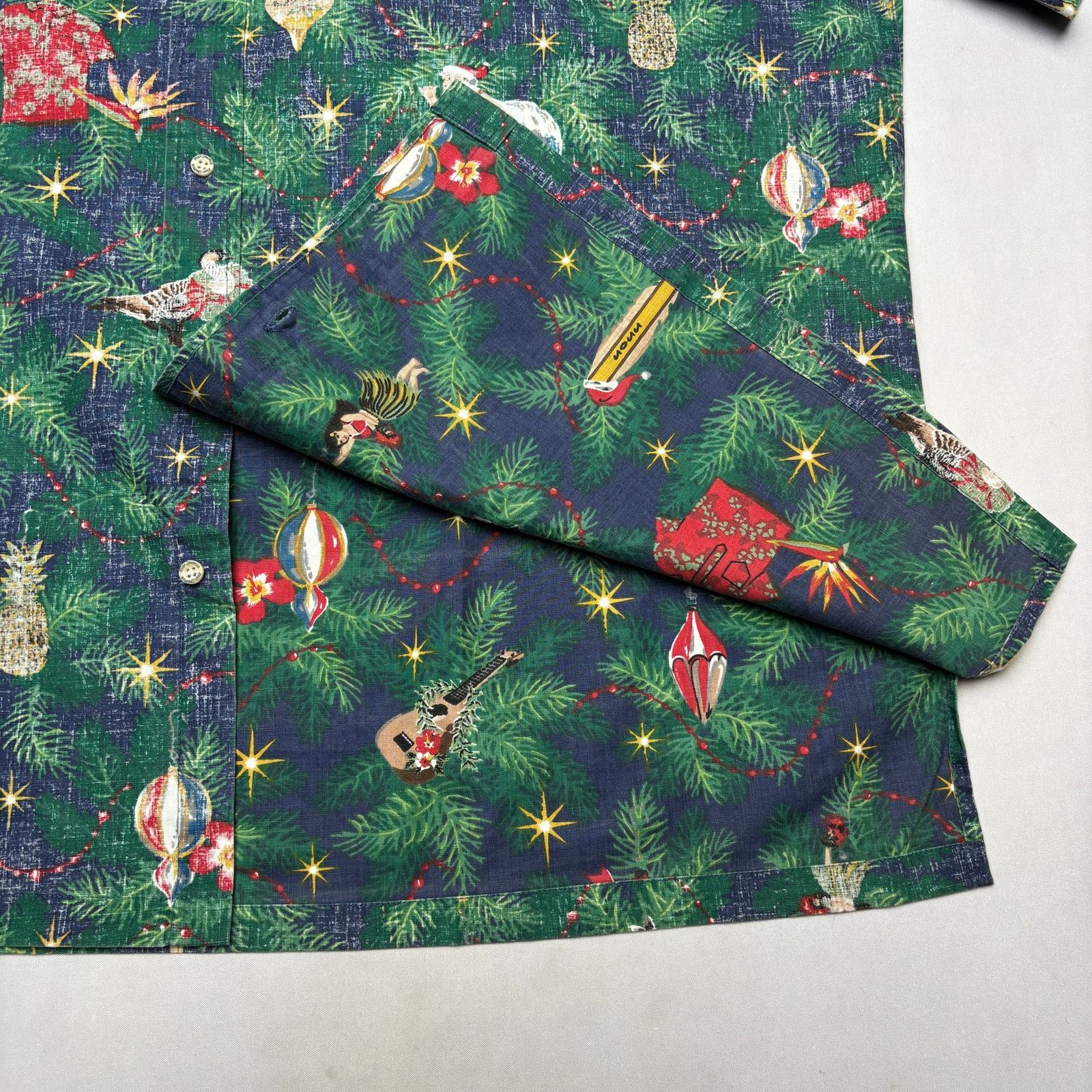 Reyn Spooner Reyn Spooner Mele Kalikimaka Reverse Print Aloha Shirt 2XL Size US XXL / EU 58 / 5 - 3 Thumbnail