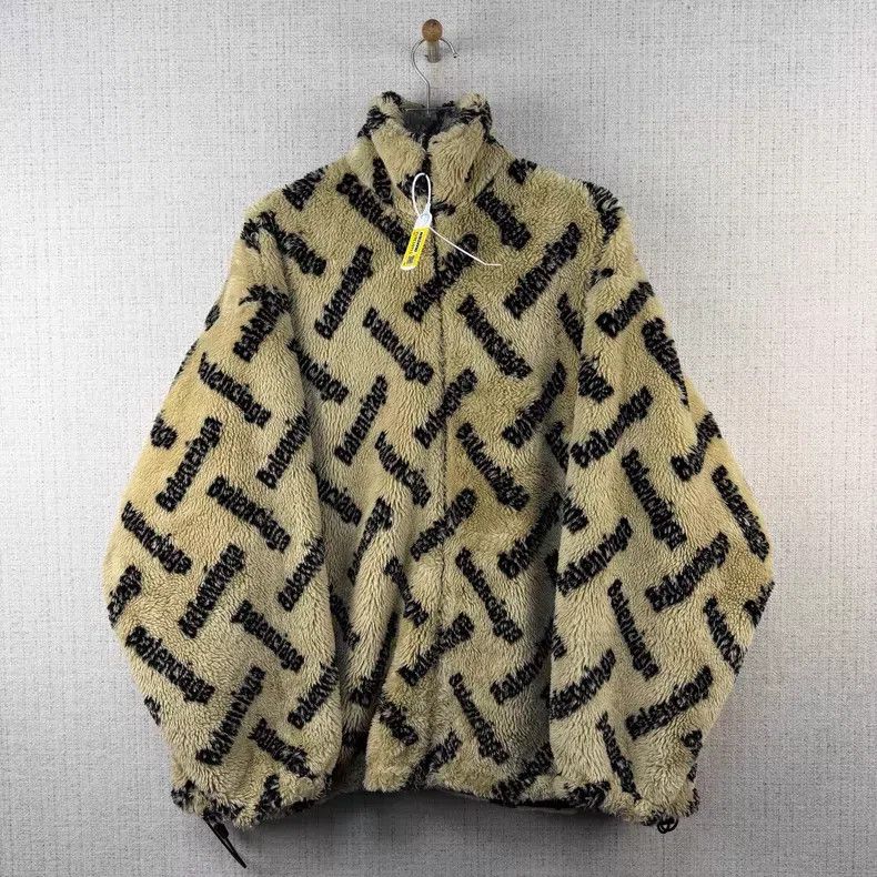 Balenciaga Balenciaga Barrage all-over logo lamb fur teddy jacket Size XXS / US 00 / IT 34 - 1 Thumbnail